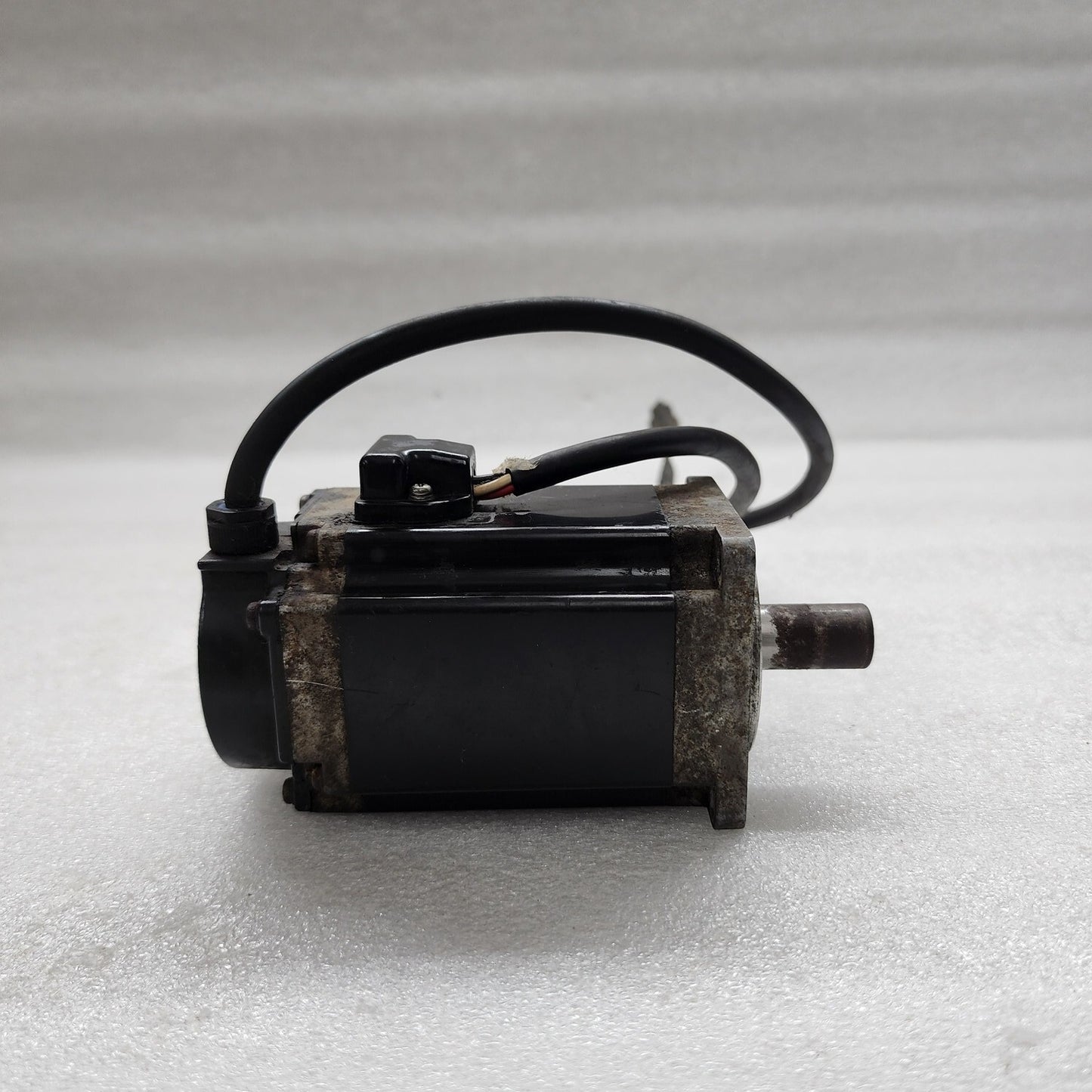 FUJI ELECTRIC GYB401D5-RC2 AC SERVO MOTOR