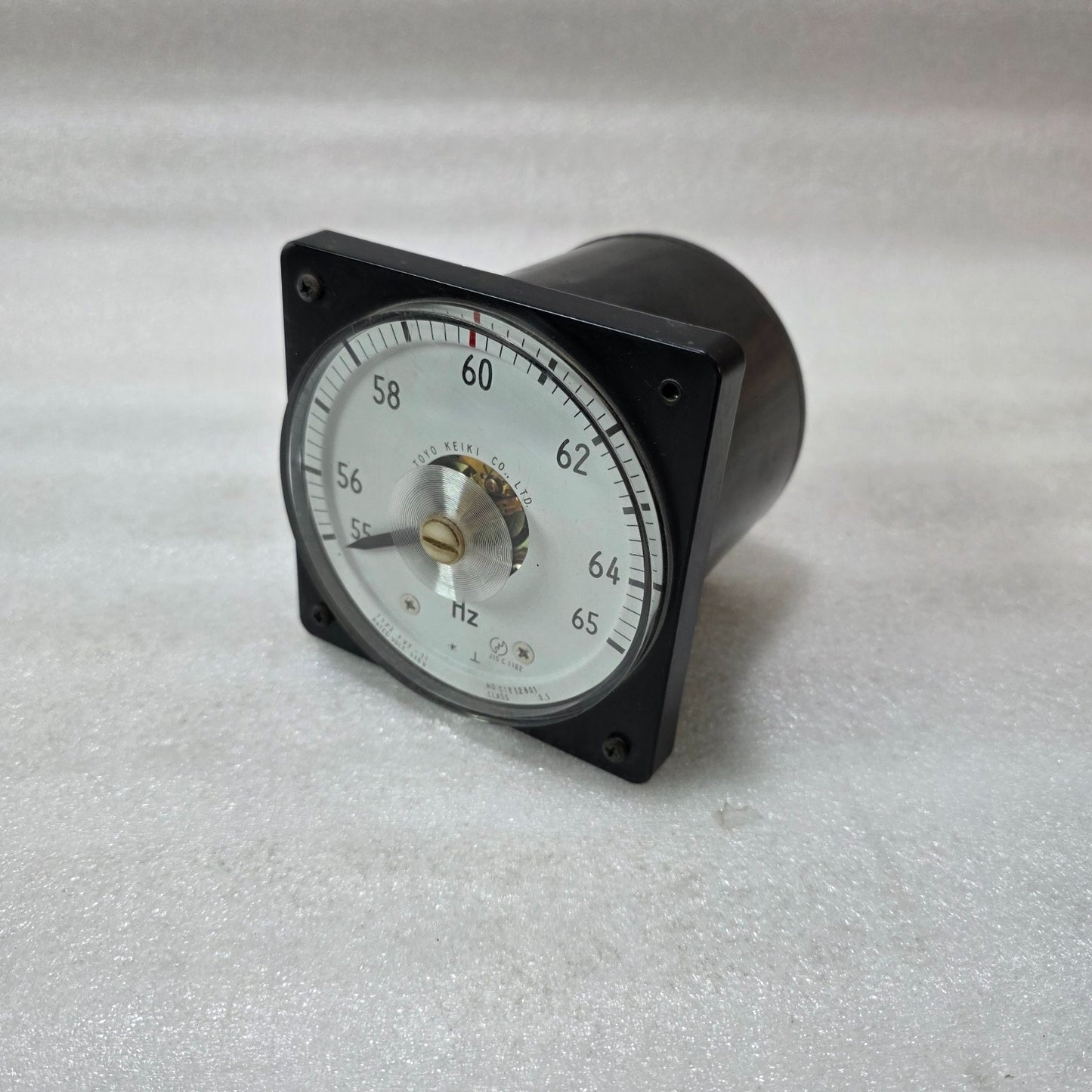 TOYO KEIKI FVF-11 FREQUENCY METER 55–65 HZ ANALOG PANEL METER | RATED 115V