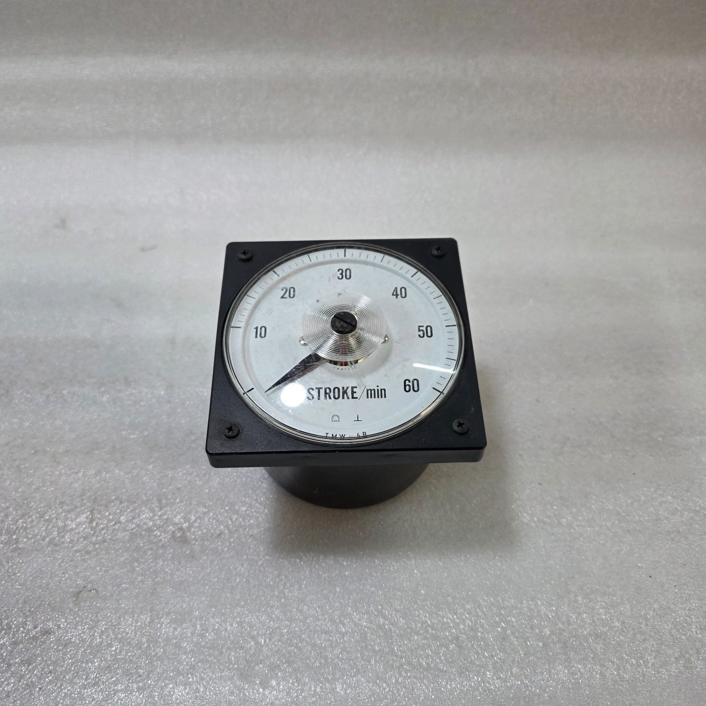 TSURUGA ELECTRIC TMW-4B STROKE RATE INDICATOR 0–60 STROKE/MIN ANALOG PANEL METER