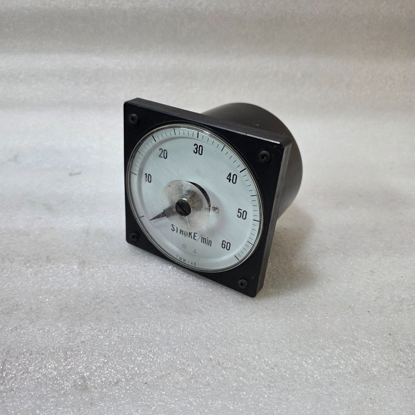 TSURUGA ELECTRIC TMW-4B STROKE RATE INDICATOR 0–60 STROKE/MIN ANALOG PANEL METER