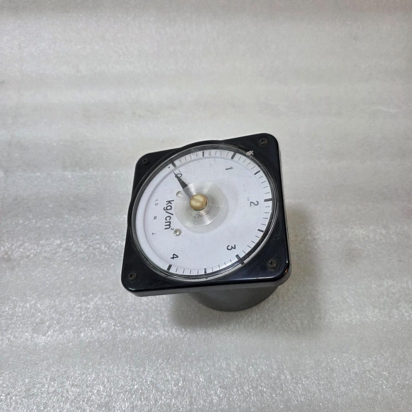 KYONGBO 0–4 KG/CM² ANALOG PRESSURE GAUGE PANEL METER | INDUSTRIAL PANEL MOUNT