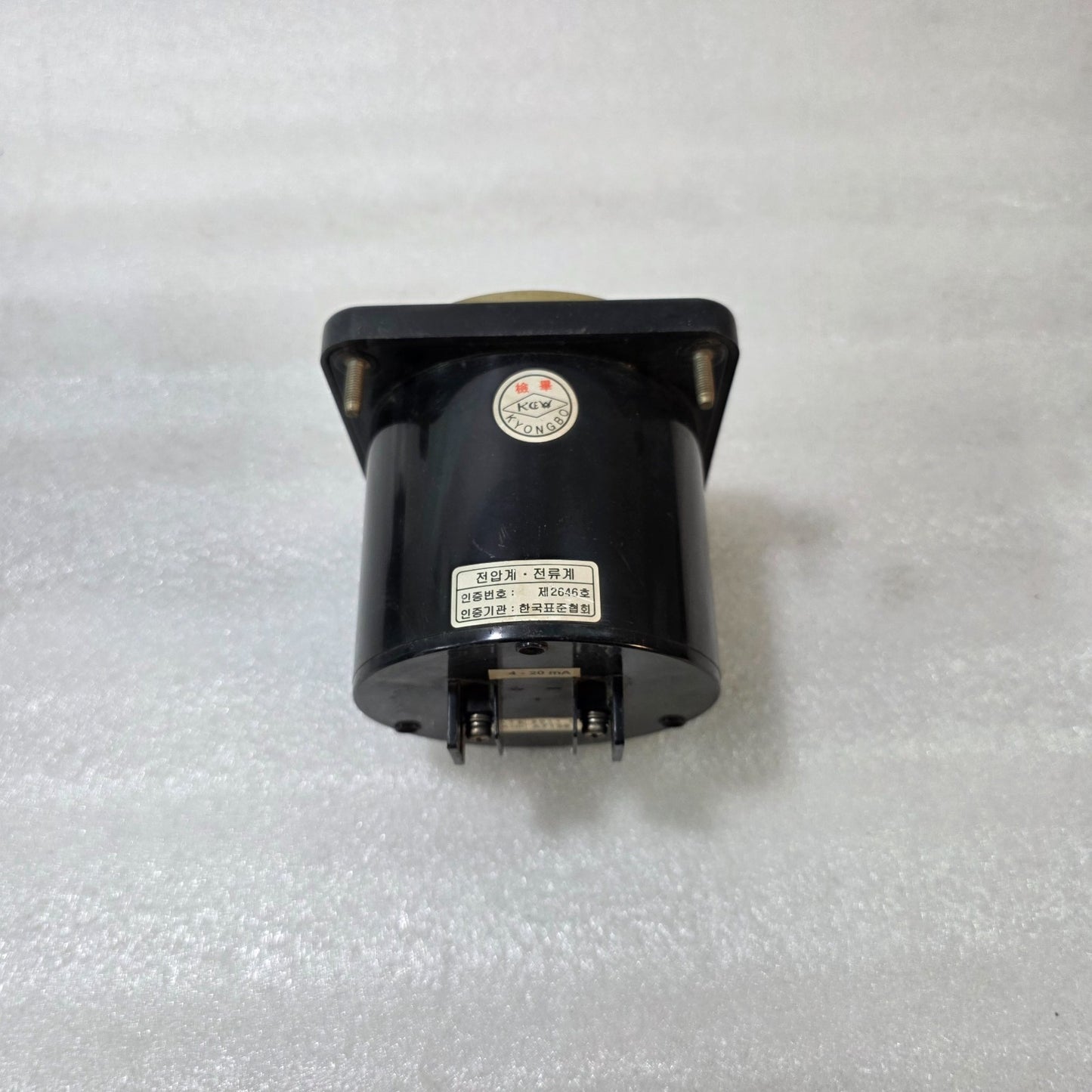 KYONGBO 0–4 KG/CM² ANALOG PRESSURE GAUGE PANEL METER | INDUSTRIAL PANEL MOUNT