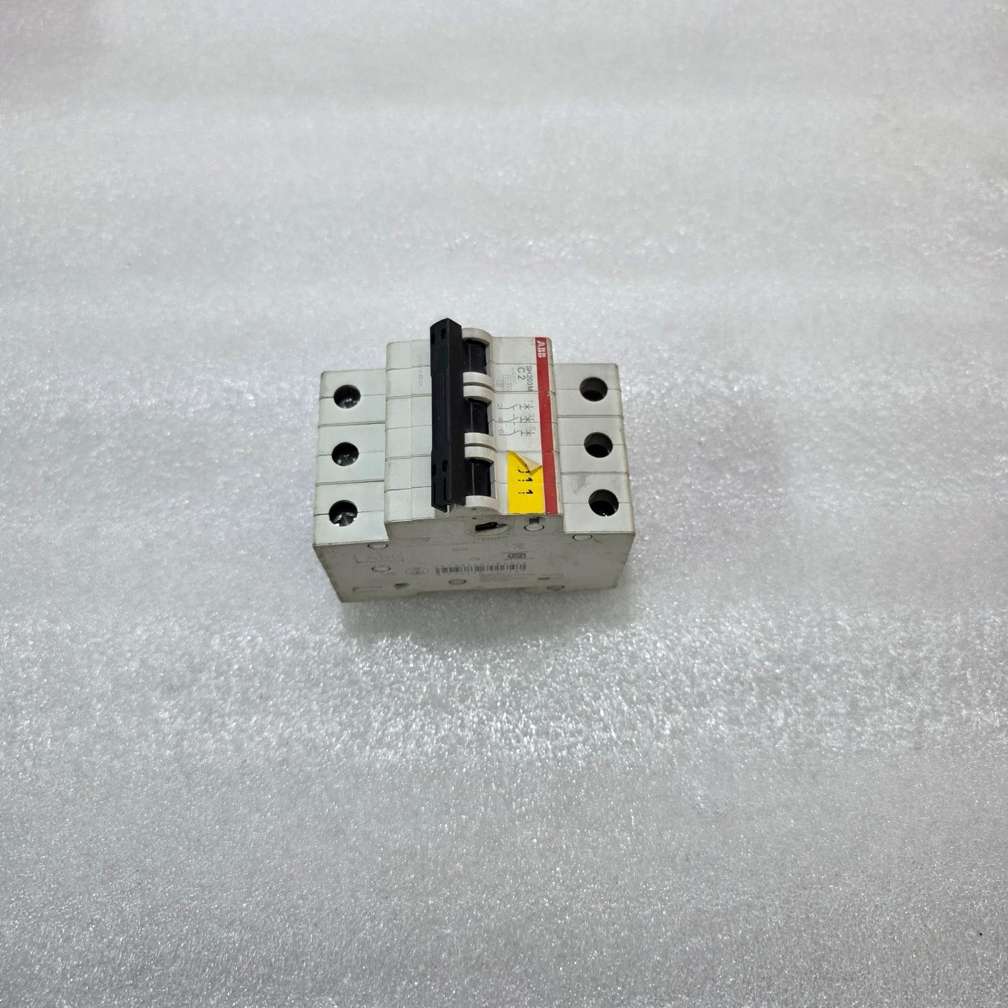 ABB SH203M C2 MCB 2A THREE POLE MINIATURE CIRCUIT BREAKER 400V 10KA