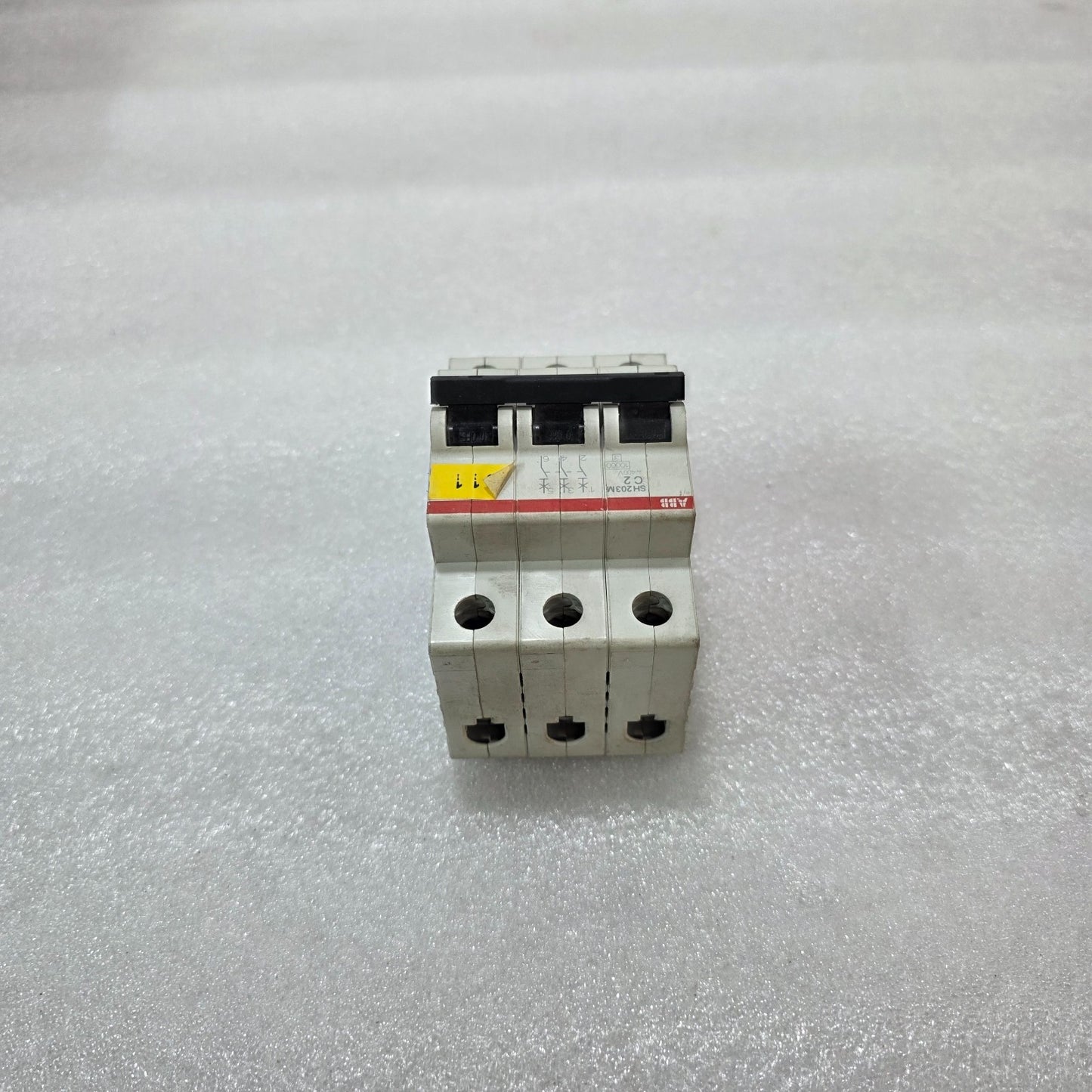 ABB SH203M C2 MCB 2A THREE POLE MINIATURE CIRCUIT BREAKER 400V 10KA