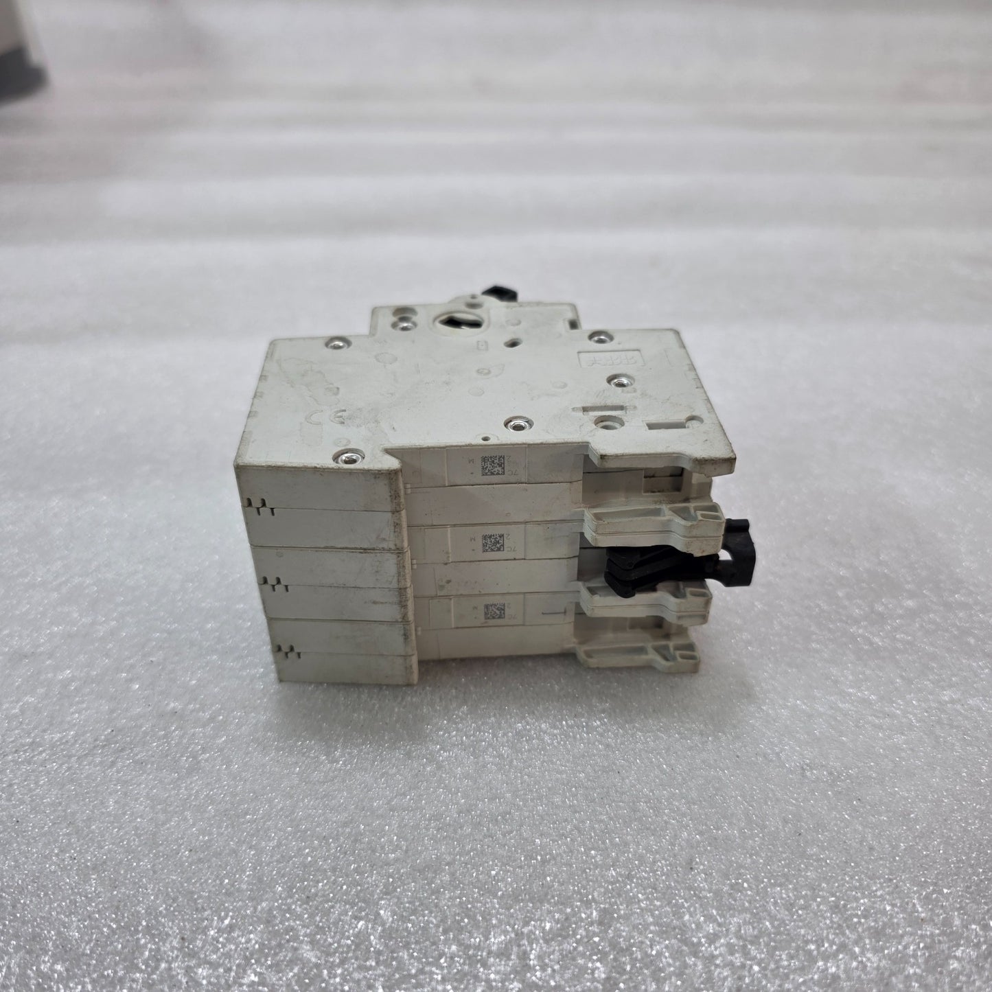 ABB SH203M C2 MCB 2A THREE POLE MINIATURE CIRCUIT BREAKER 400V 10KA