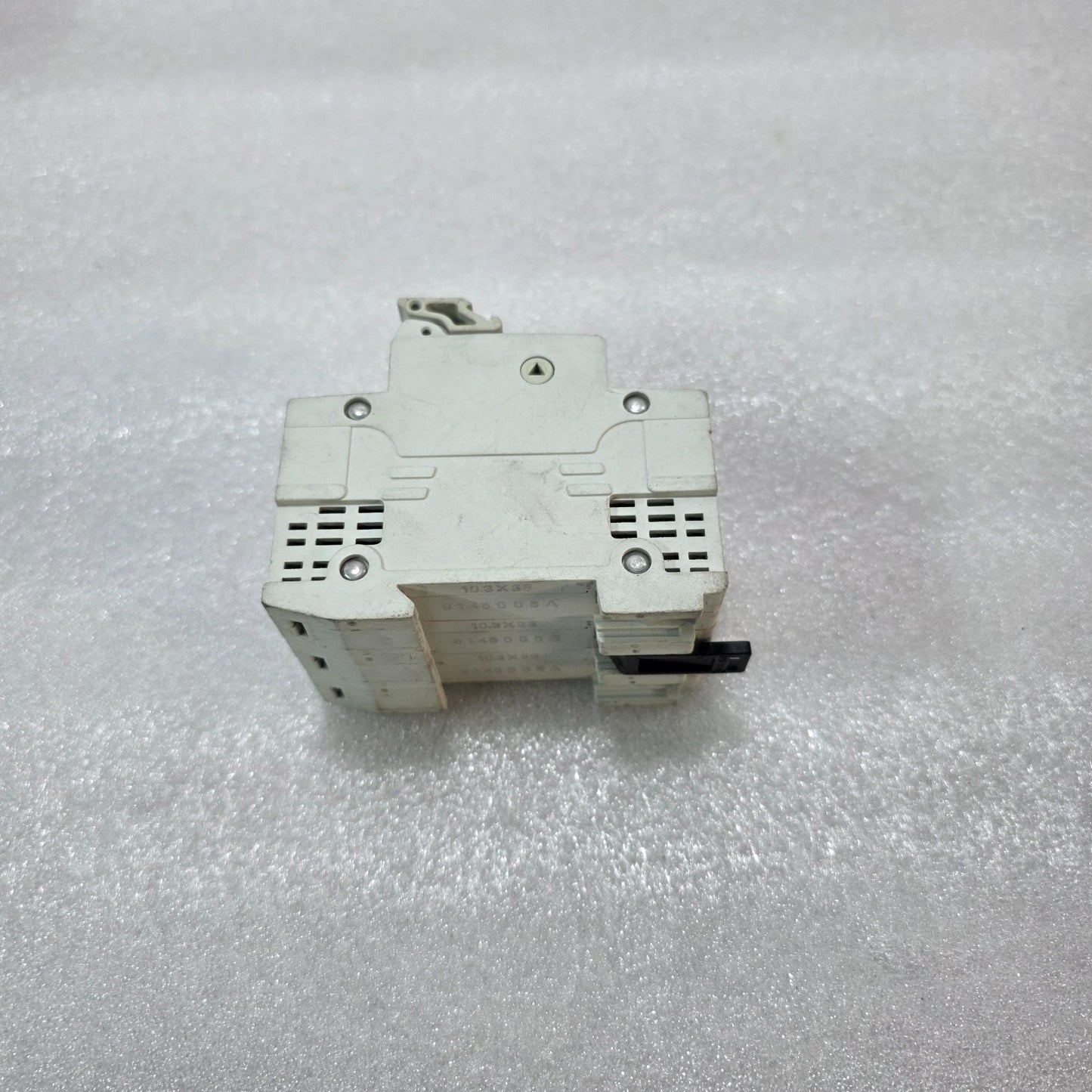 ABB E33 10.3X38 32A 3 POLE FUSE HOLDER 400V