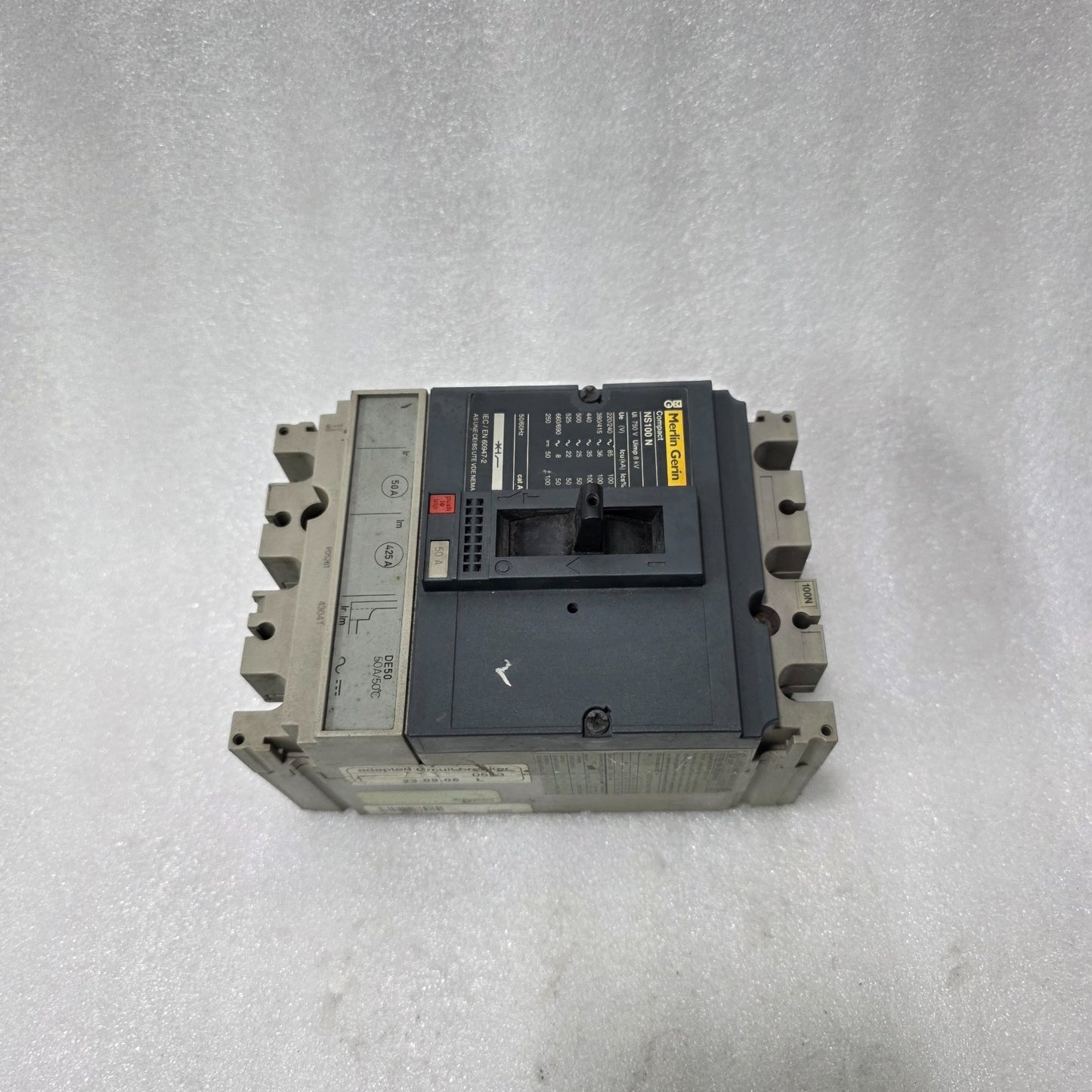 MERLIN GERIN COMPACT NS100N MCCB 50A 3 POLE CIRCUIT BREAKER 750V
