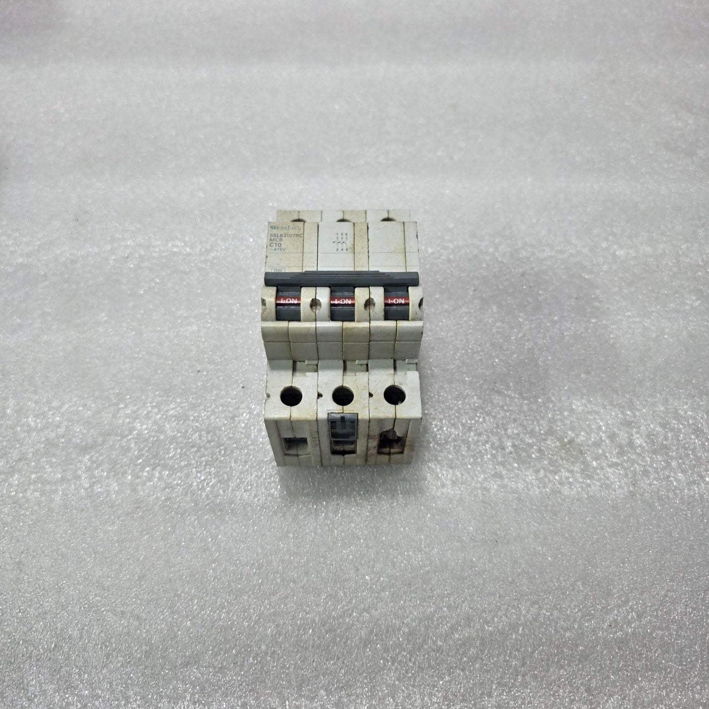 SIEMENS 5SL63107RC C10 3 POLE MCB 10A 415V 7.5KA CIRCUIT BREAKER