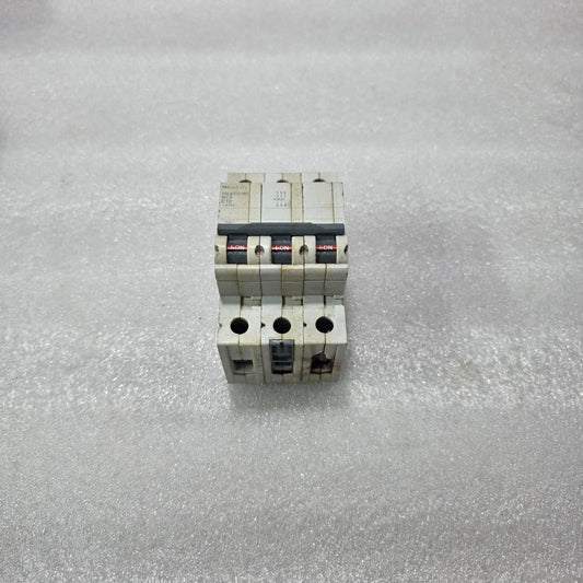 SIEMENS 5SL63107RC C10 3 POLE MCB 10A 415V 7.5KA CIRCUIT BREAKER