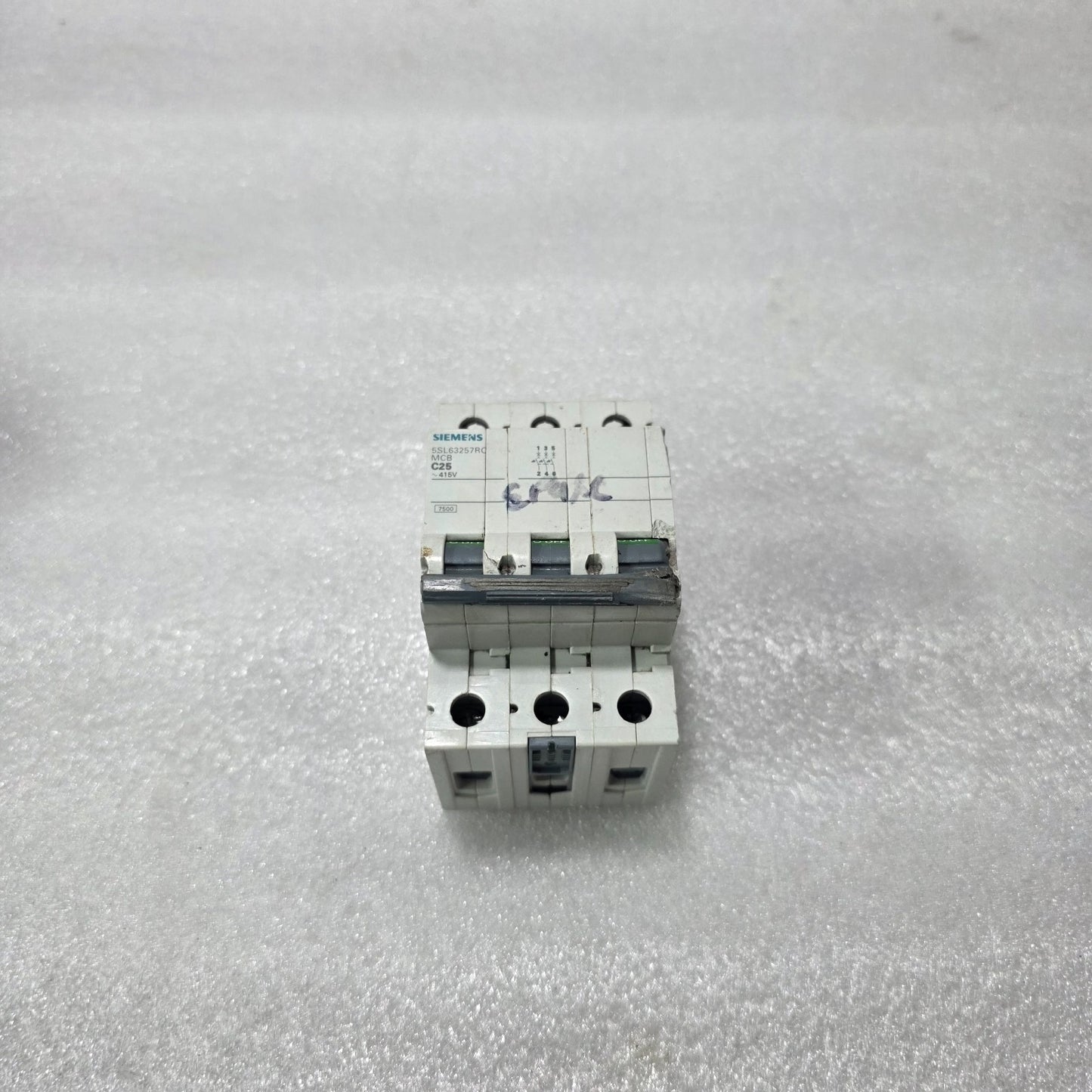 SIEMENS 5SL63257RC C25 3 POLE MCB 25A 415V 7.5KA MINIATURE CIRCUIT BREAKER