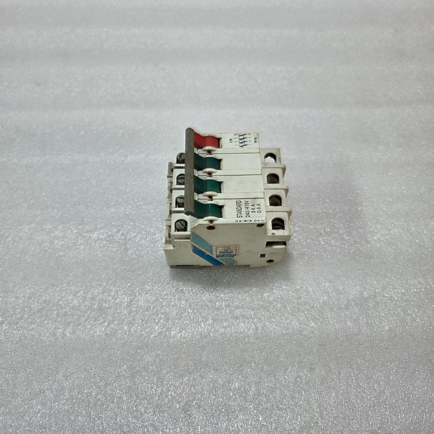 STANDARD SWITCHGEAR G6A 6A TP+N 4 POLE MCB 240/415V 9KA CIRCUIT BREAKER