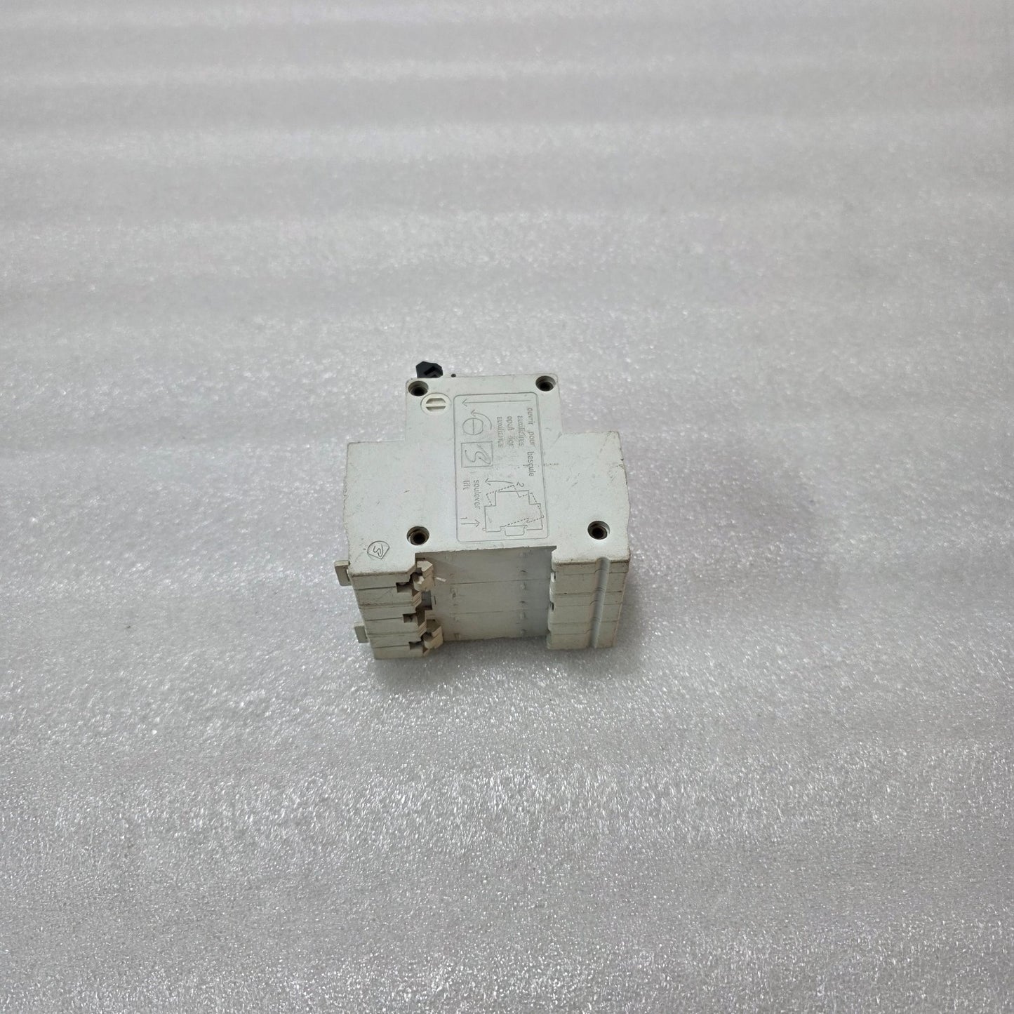 TONGSAN DZ47-63 C16 3 POLE MINIATURE CIRCUIT BREAKER MCB 16A 415V 6KA