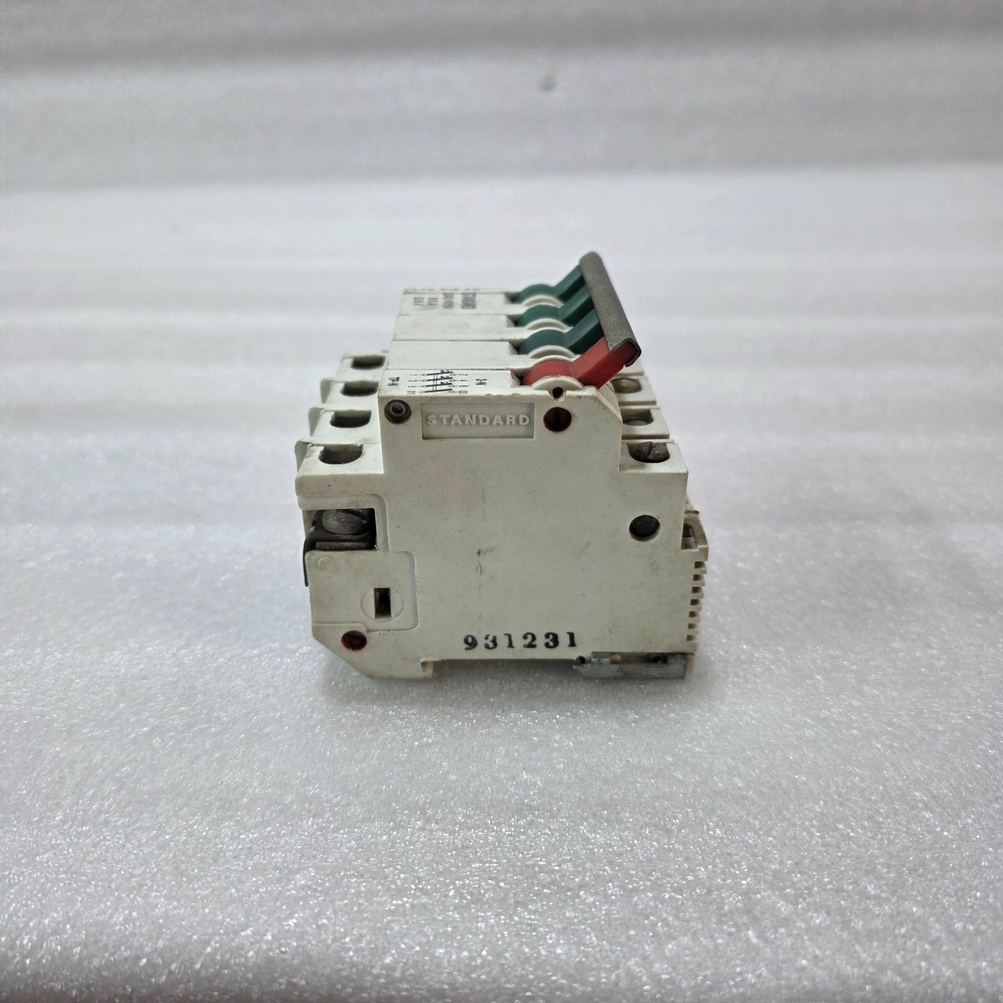 STANDARD SWITCHGEAR G6A 6A TP+N 4 POLE MCB 240/415V 9KA CIRCUIT BREAKER