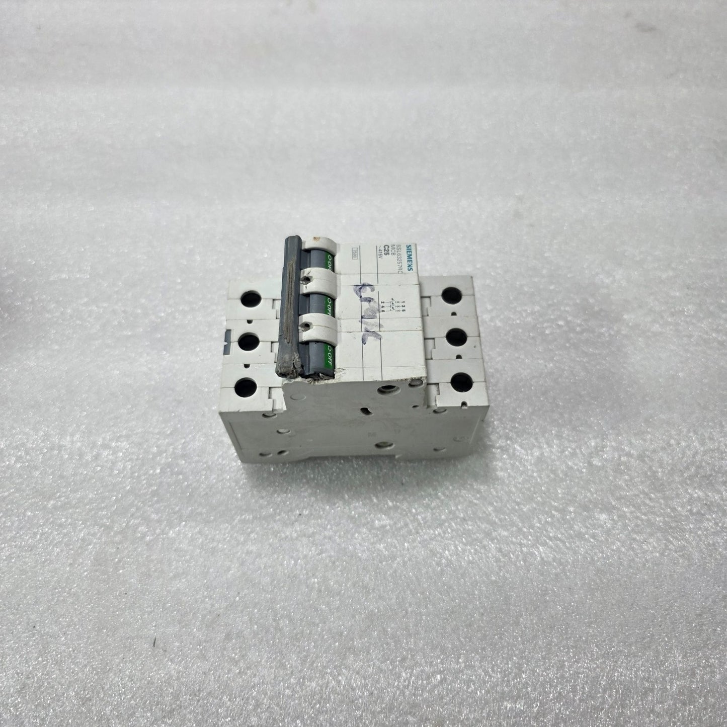 SIEMENS 5SL63257RC C25 3 POLE MCB 25A 415V 7.5KA MINIATURE CIRCUIT BREAKER