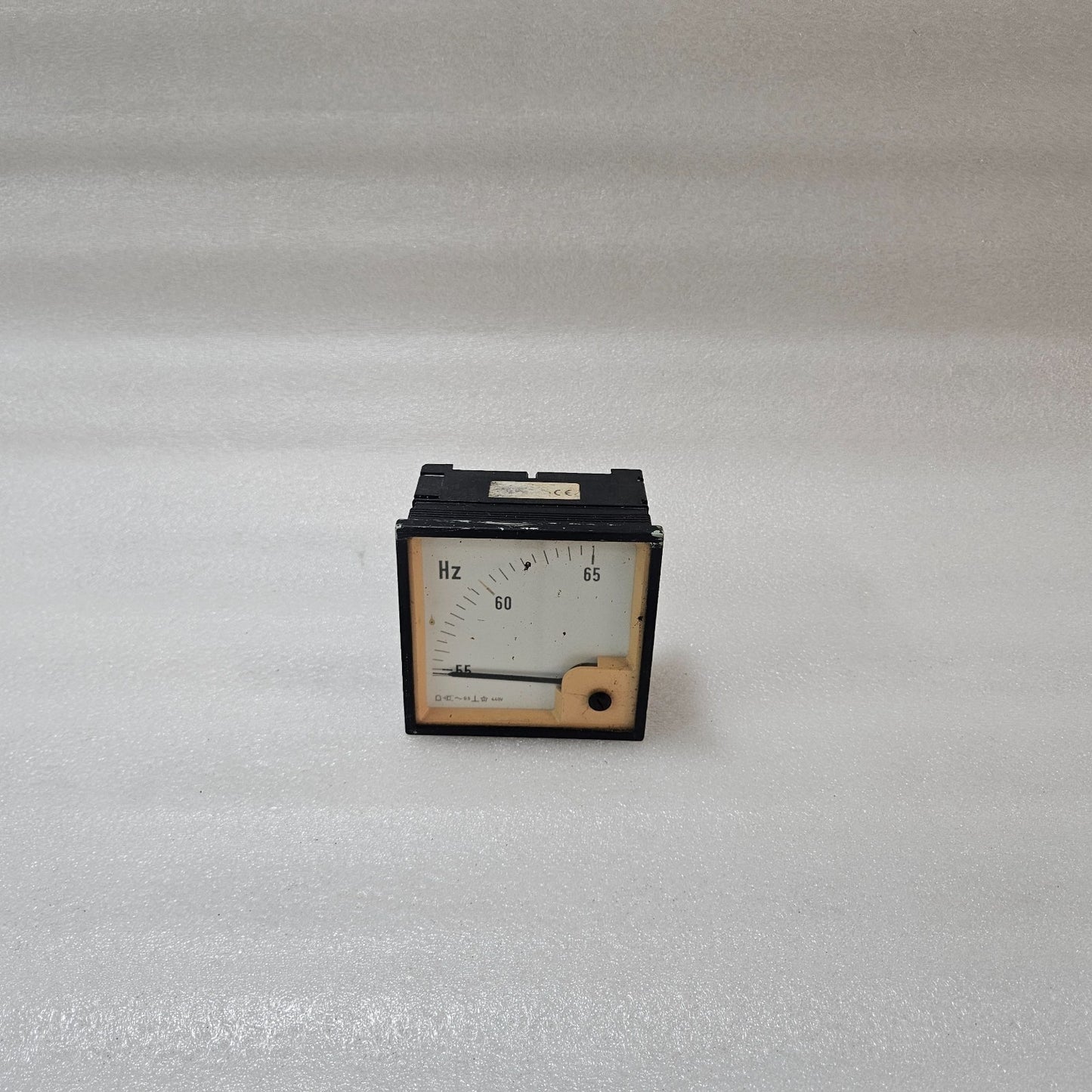ELTROMA-TECHNIK ANALOG PANEL FREQUENCY METER 55–65 HZ 440V AC INDUSTRIAL PANEL
