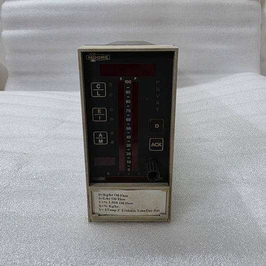 MOORE 15738-119 SINGLE LOOP DIGITAL CONTROLLER