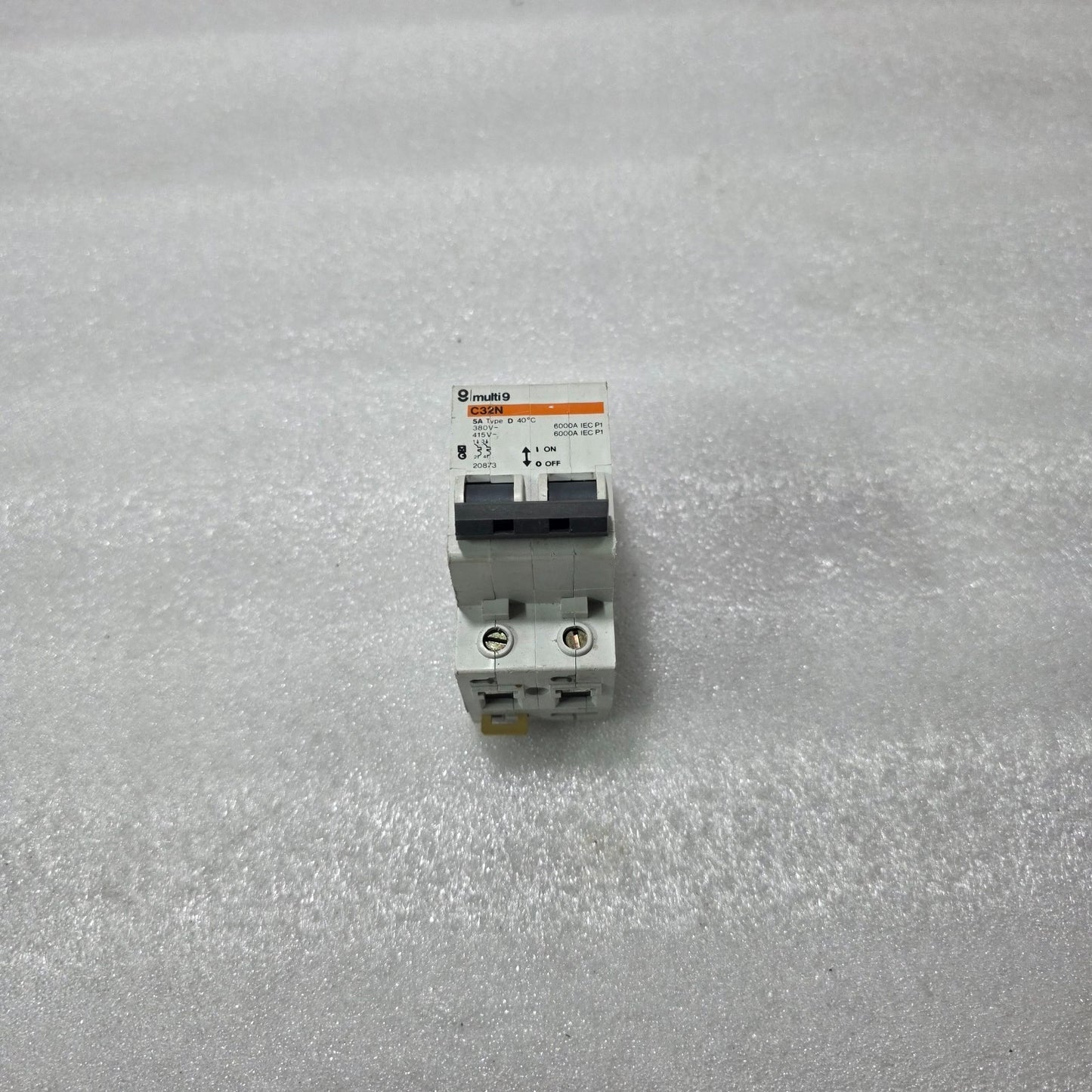 MERLIN GERIN MULTI 9 C32N 5A DOUBLE POLE MCB TYPE D 6KA CIRCUIT BREAKER