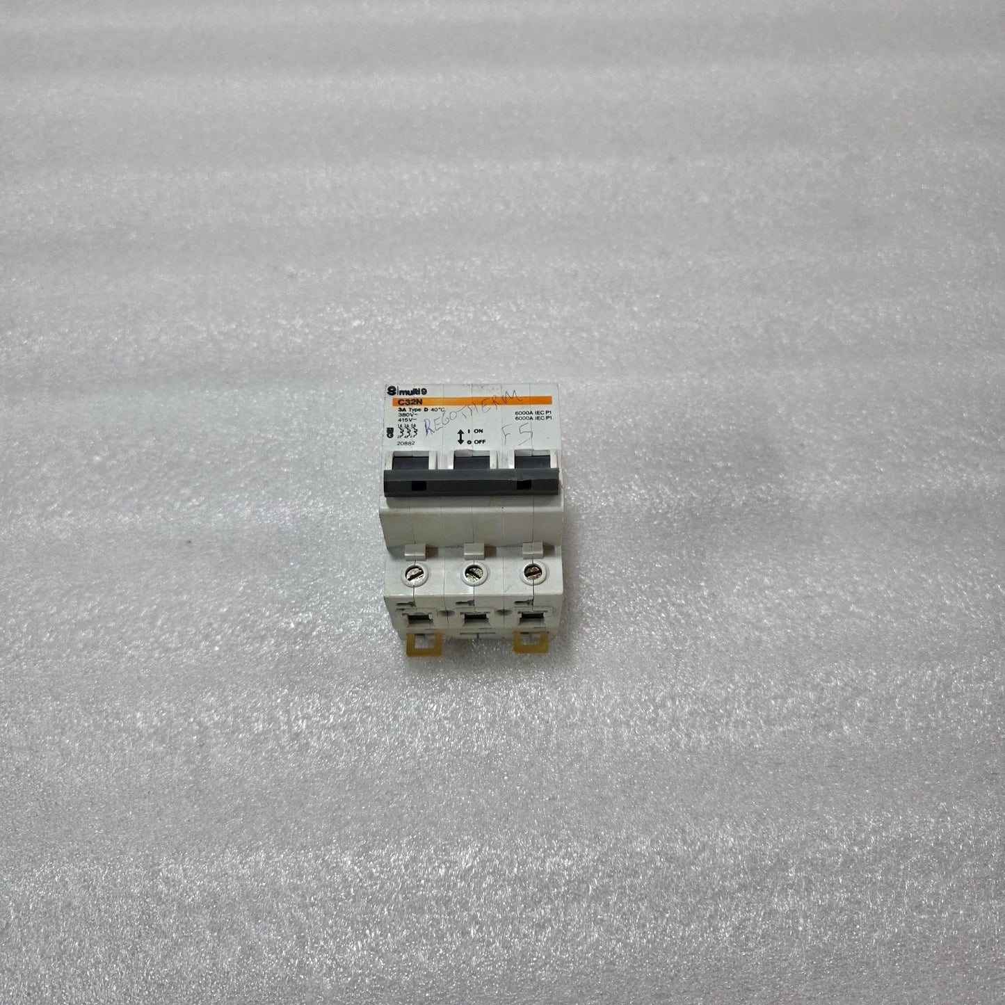 MERLIN GERIN MULTI 9 C32N 3A TYPE D 3 POLE MCB CIRCUIT BREAKER 415V 6KA