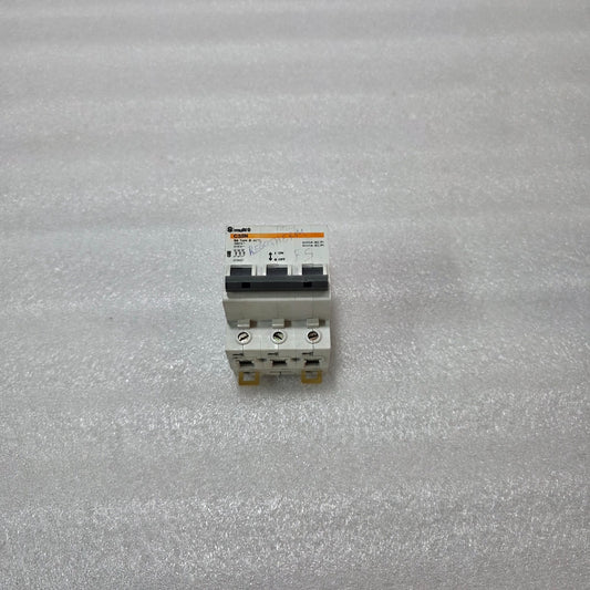 MERLIN GERIN MULTI 9 C32N 3A TYPE D 3 POLE MCB CIRCUIT BREAKER 415V 6KA