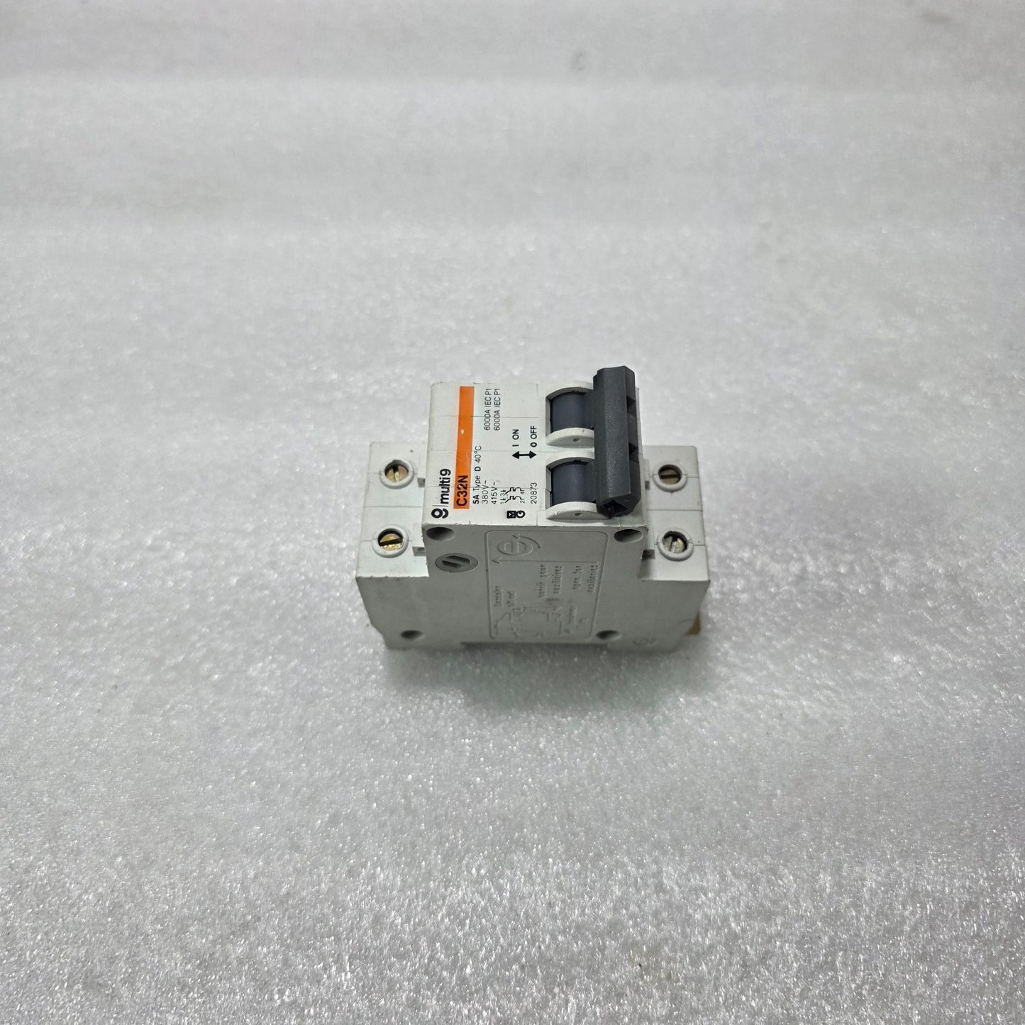 MERLIN GERIN MULTI 9 C32N 5A DOUBLE POLE MCB TYPE D 6KA CIRCUIT BREAKER