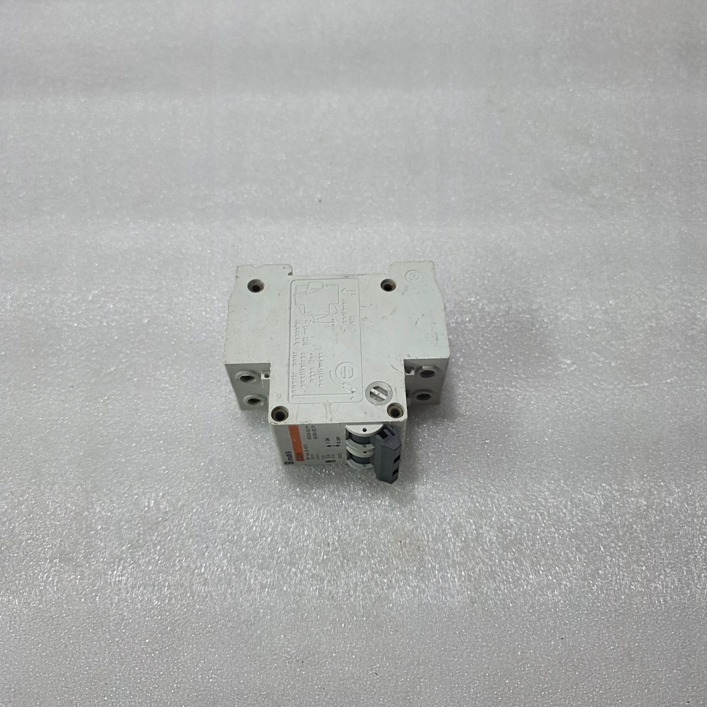 MERLIN GERIN MULTI 9 C32N 5A DOUBLE POLE MCB TYPE D 6KA CIRCUIT BREAKER