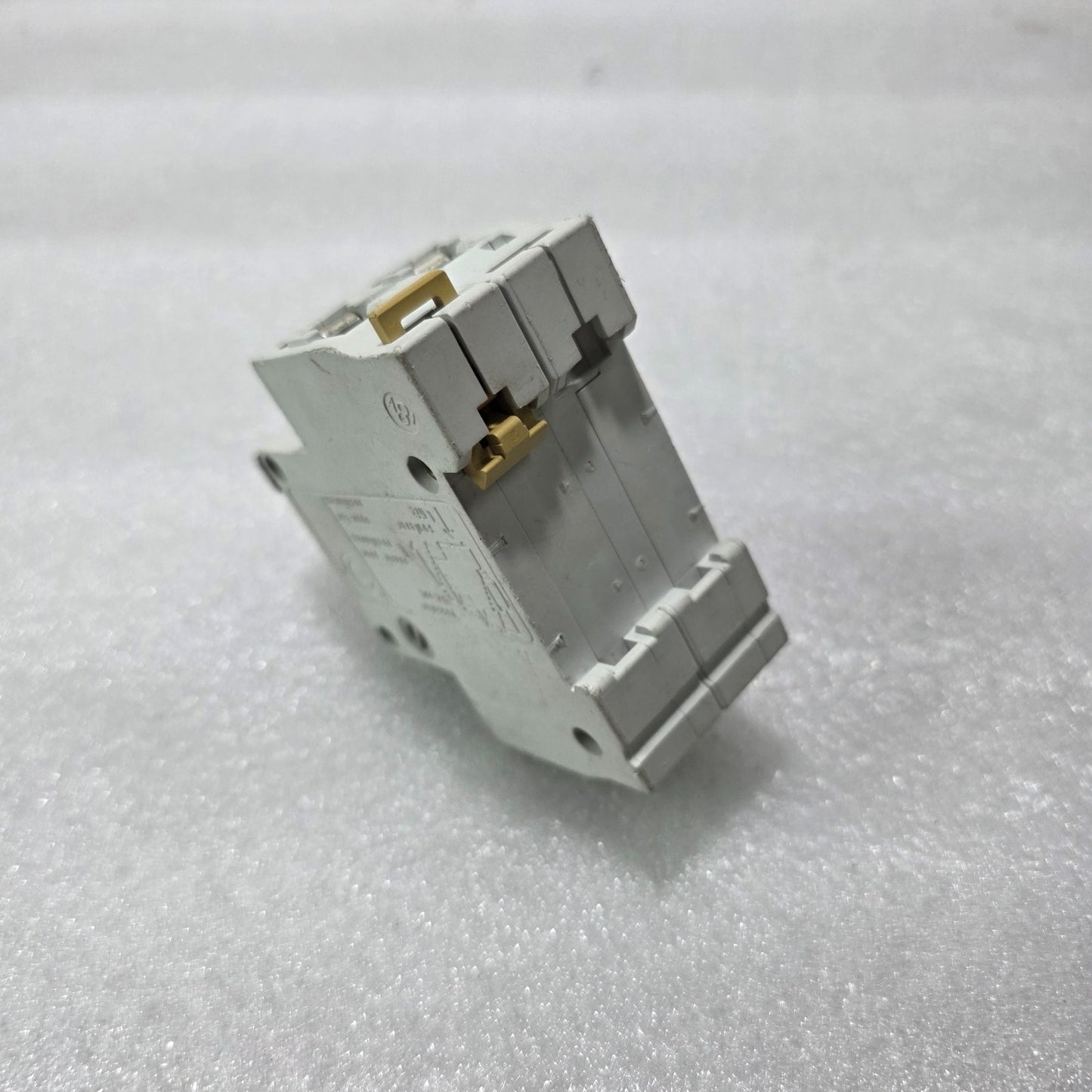 MERLIN GERIN MULTI 9 C32N 5A DOUBLE POLE MCB TYPE D 6KA CIRCUIT BREAKER