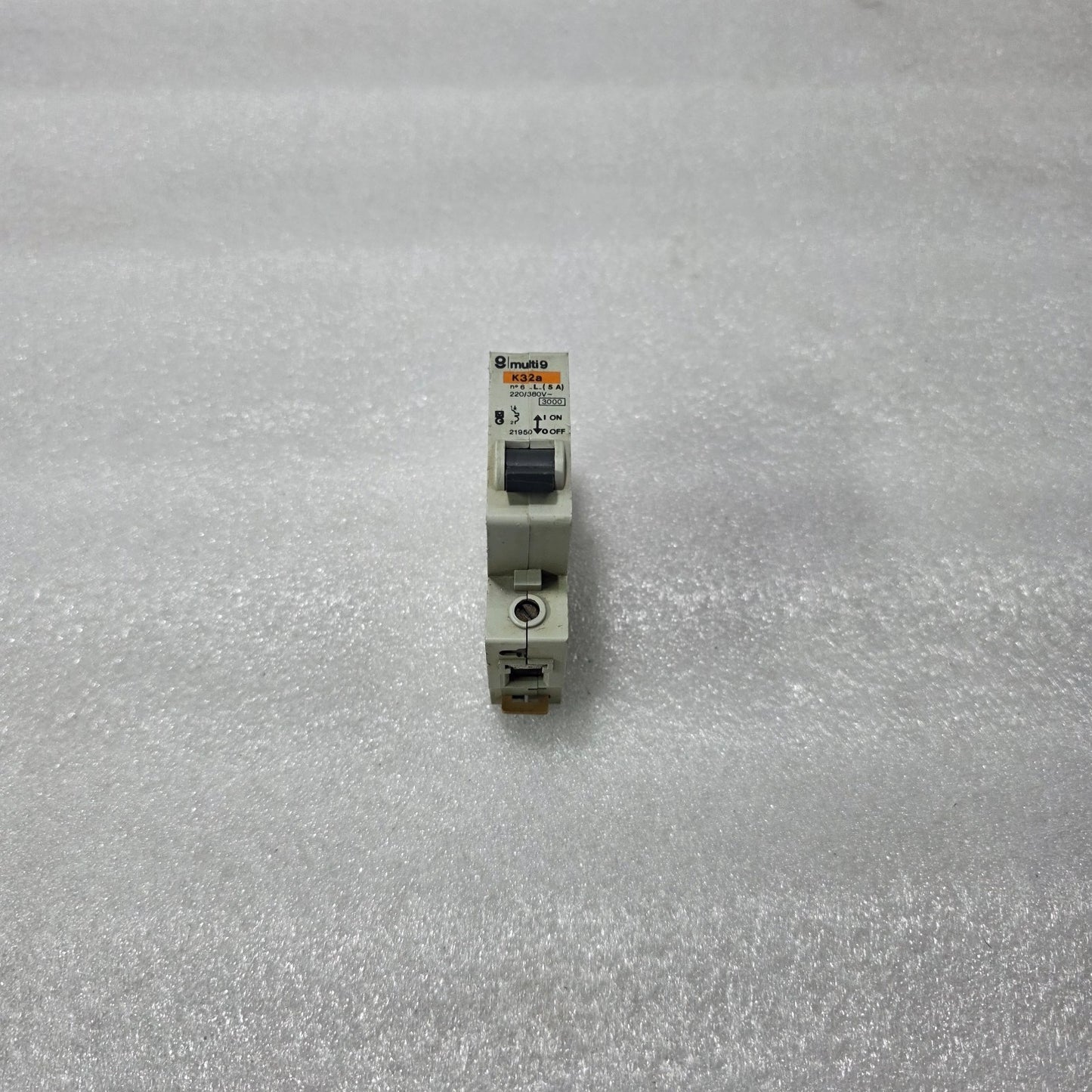 MERLIN GERIN MULTI9 K32A 5A SINGLE POLE 220/380V MINIATURE CIRCUIT BREAKER MCB