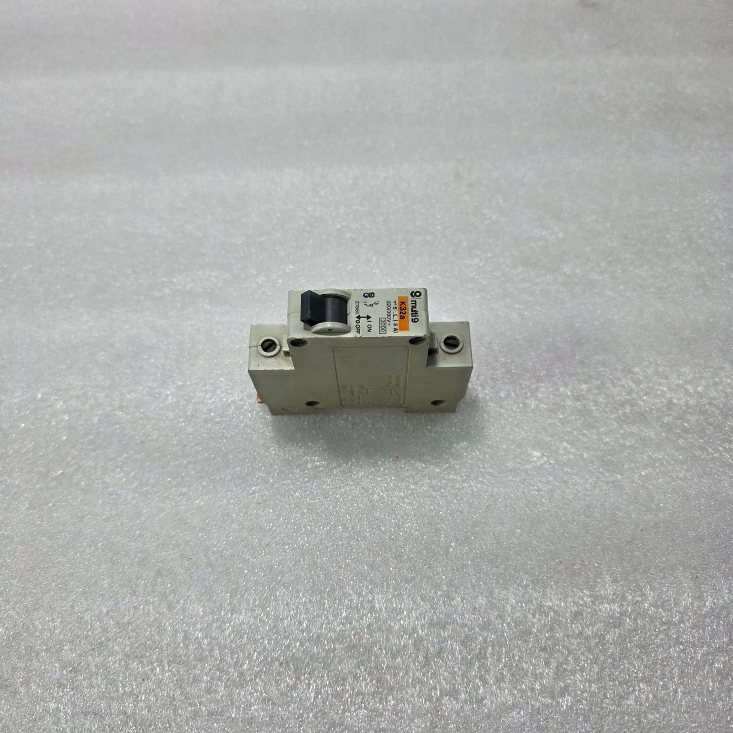 MERLIN GERIN MULTI9 K32A 5A SINGLE POLE 220/380V MINIATURE CIRCUIT BREAKER MCB