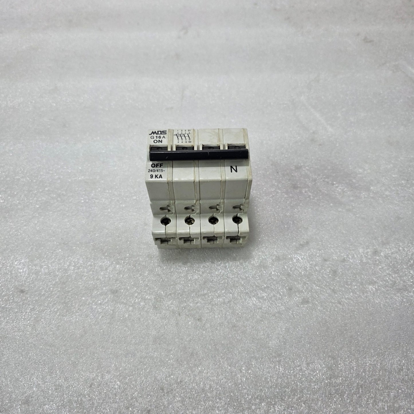 MDS G16A TP+N 16A 9KA 240/415V FOUR POLE MCB CIRCUIT BREAKER