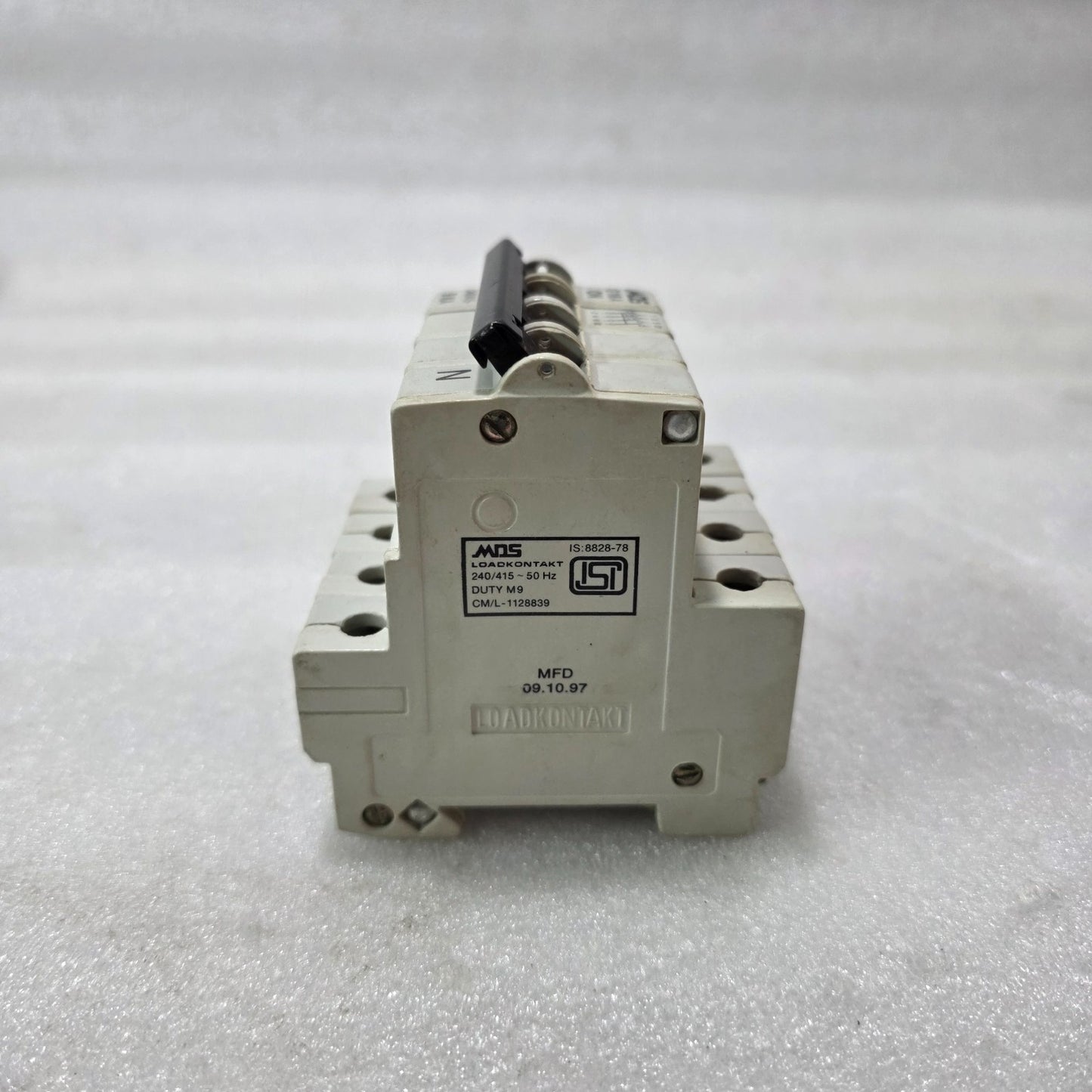 MDS G16A TP+N 16A 9KA 240/415V FOUR POLE MCB CIRCUIT BREAKER