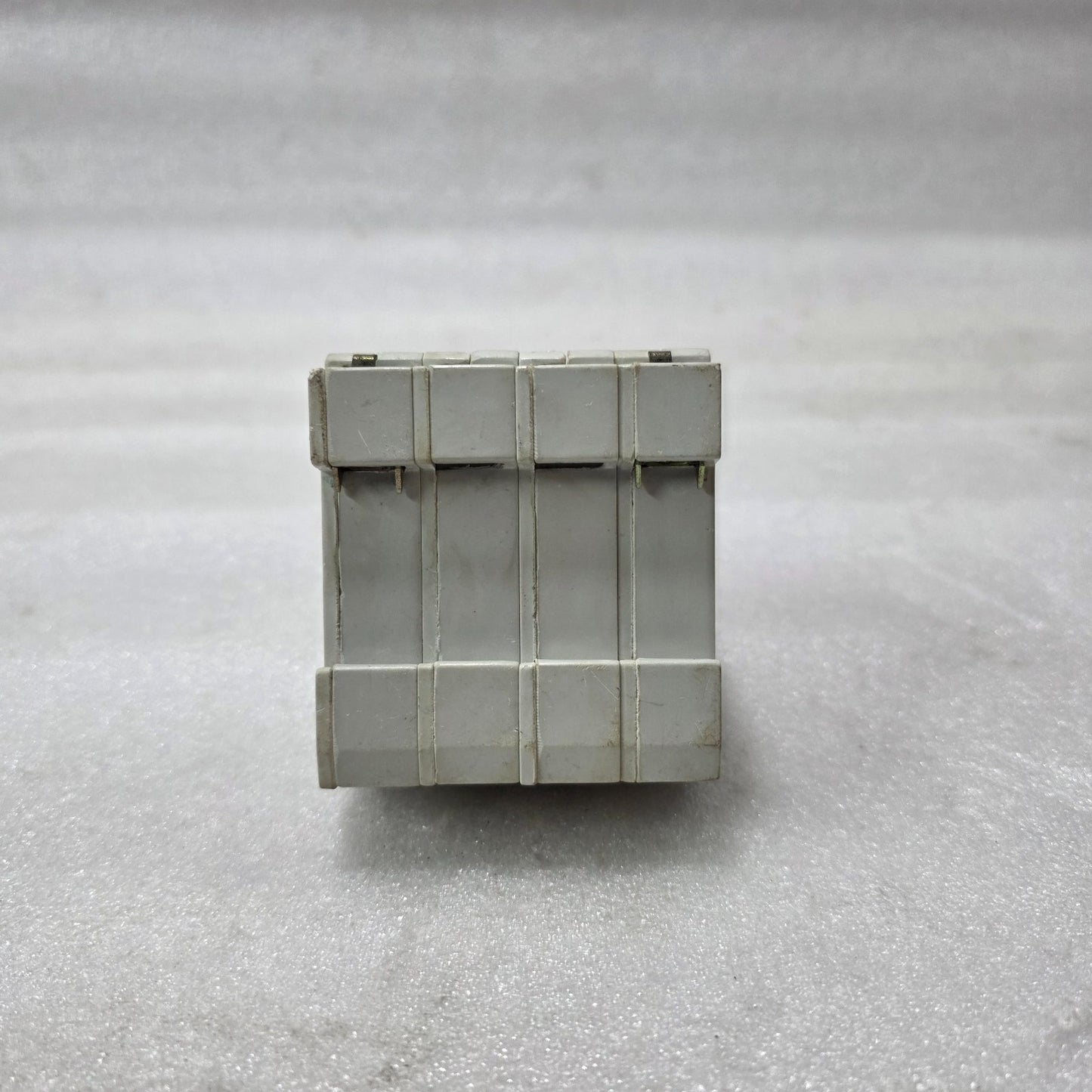 MDS G16A TP+N 16A 9KA 240/415V FOUR POLE MCB CIRCUIT BREAKER