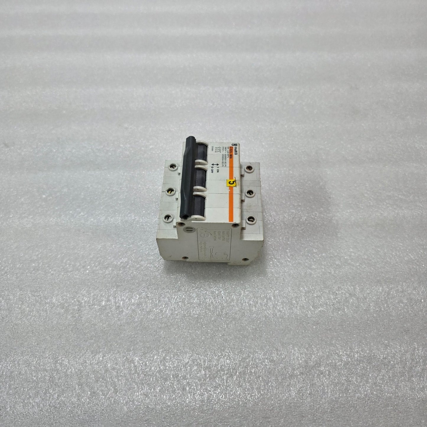 MERLIN GERIN MULTI 9 C32L-MA 3 POLE MOTOR PROTECTION CIRCUIT BREAKER 32A 415V