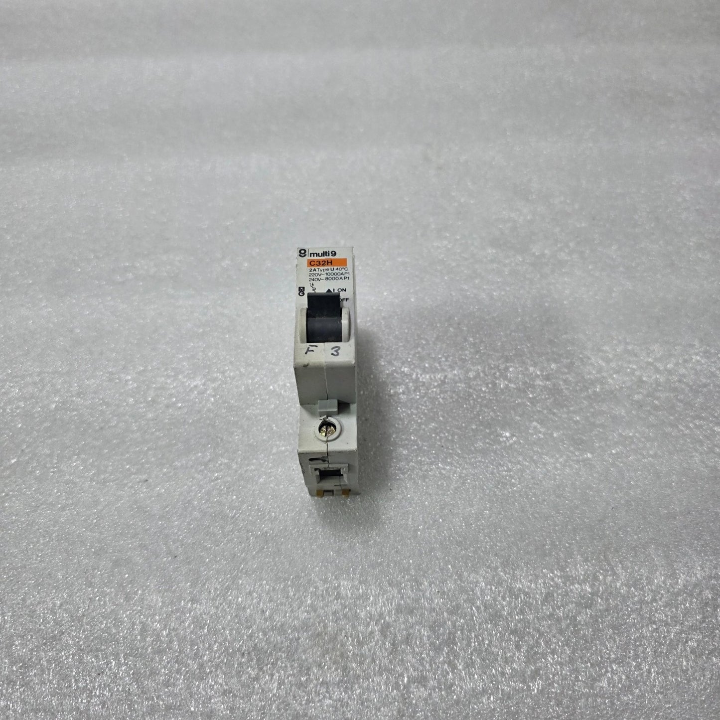 MERLIN GERIN MULTI 9 C32H 2A SINGLE POLE MCB 10KA CIRCUIT BREAKER