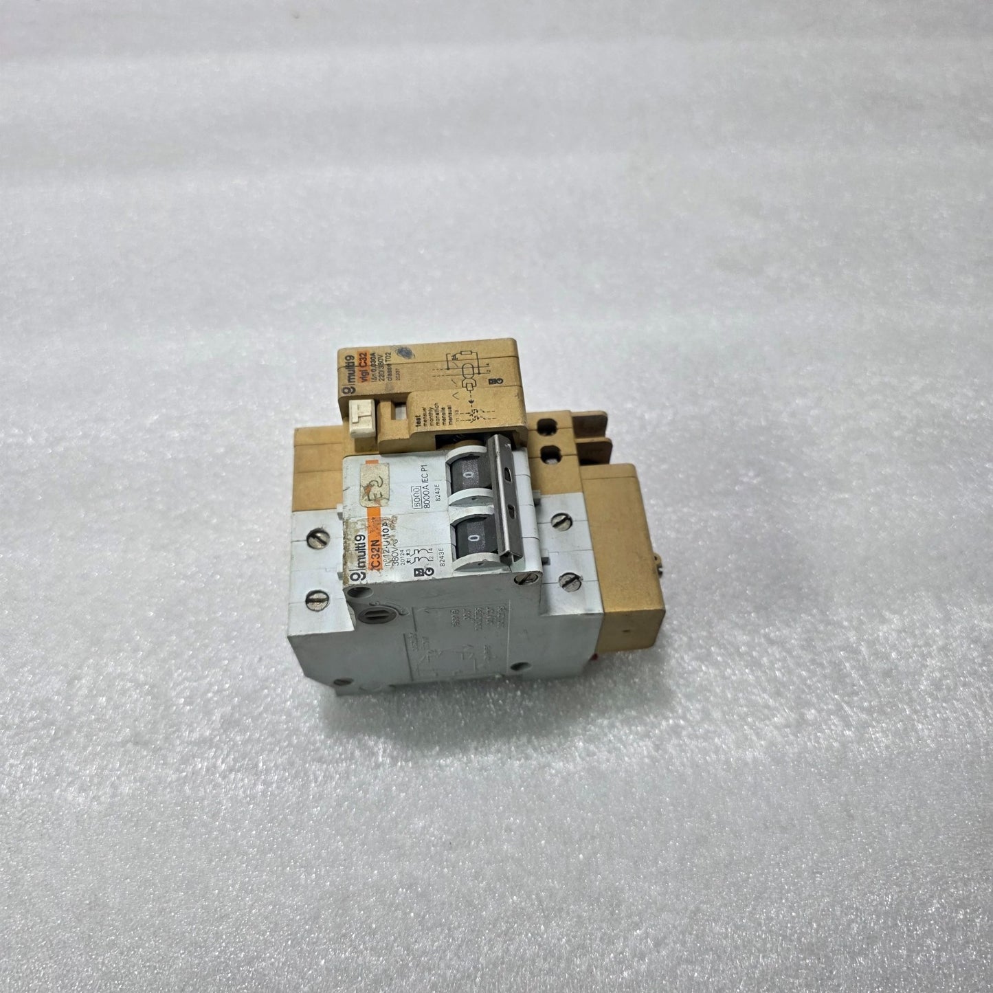 MERLIN GERIN MULTI9 C32N VIGI C32 2 POLE RCBO 10A 30MA 220/380V CIRCUIT BREAKER