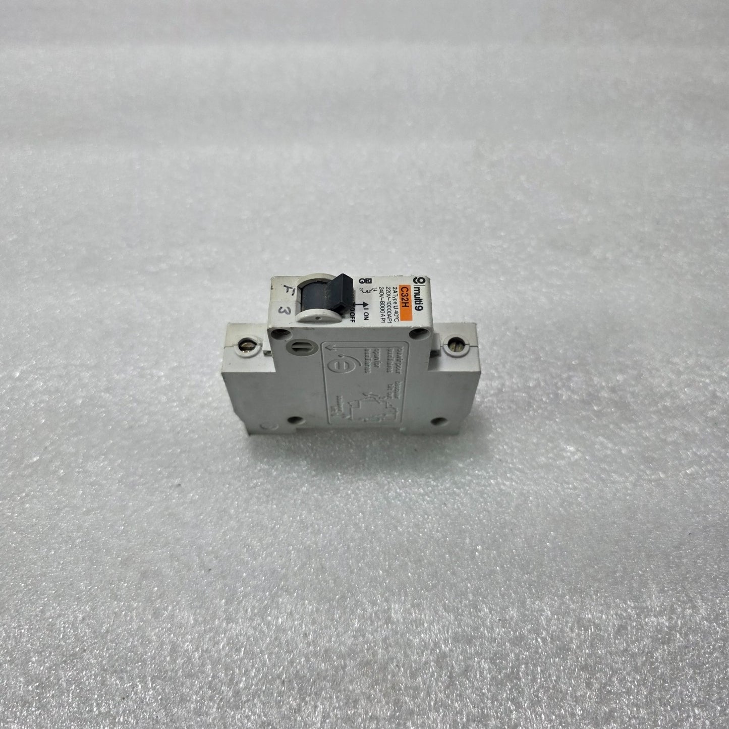 MERLIN GERIN MULTI 9 C32H 2A SINGLE POLE MCB 10KA CIRCUIT BREAKER