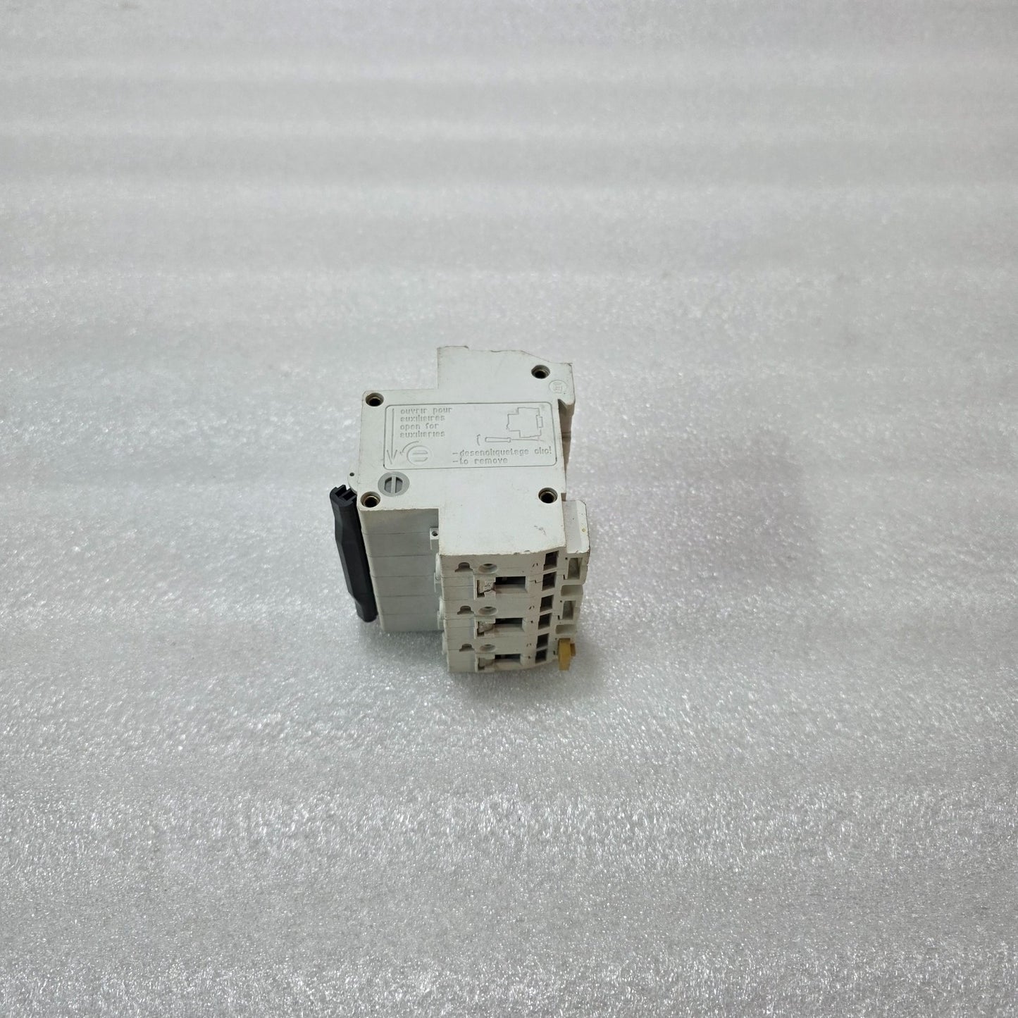 MERLIN GERIN MULTI 9 C32L-MA 3 POLE MOTOR PROTECTION CIRCUIT BREAKER 32A 415V
