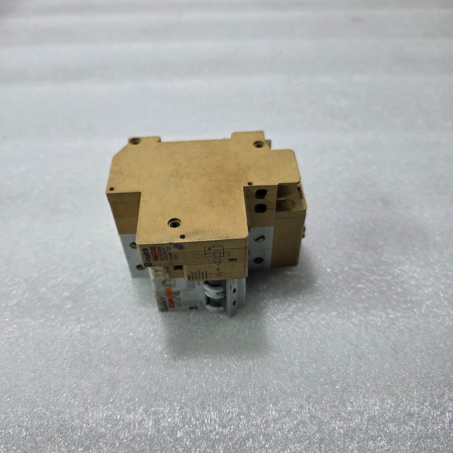 MERLIN GERIN MULTI9 C32N VIGI C32 2 POLE RCBO 10A 30MA 220/380V CIRCUIT BREAKER