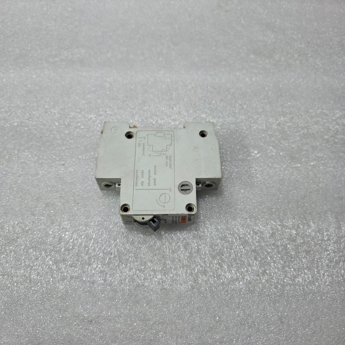 MERLIN GERIN MULTI 9 C32H 2A SINGLE POLE MCB 10KA CIRCUIT BREAKER