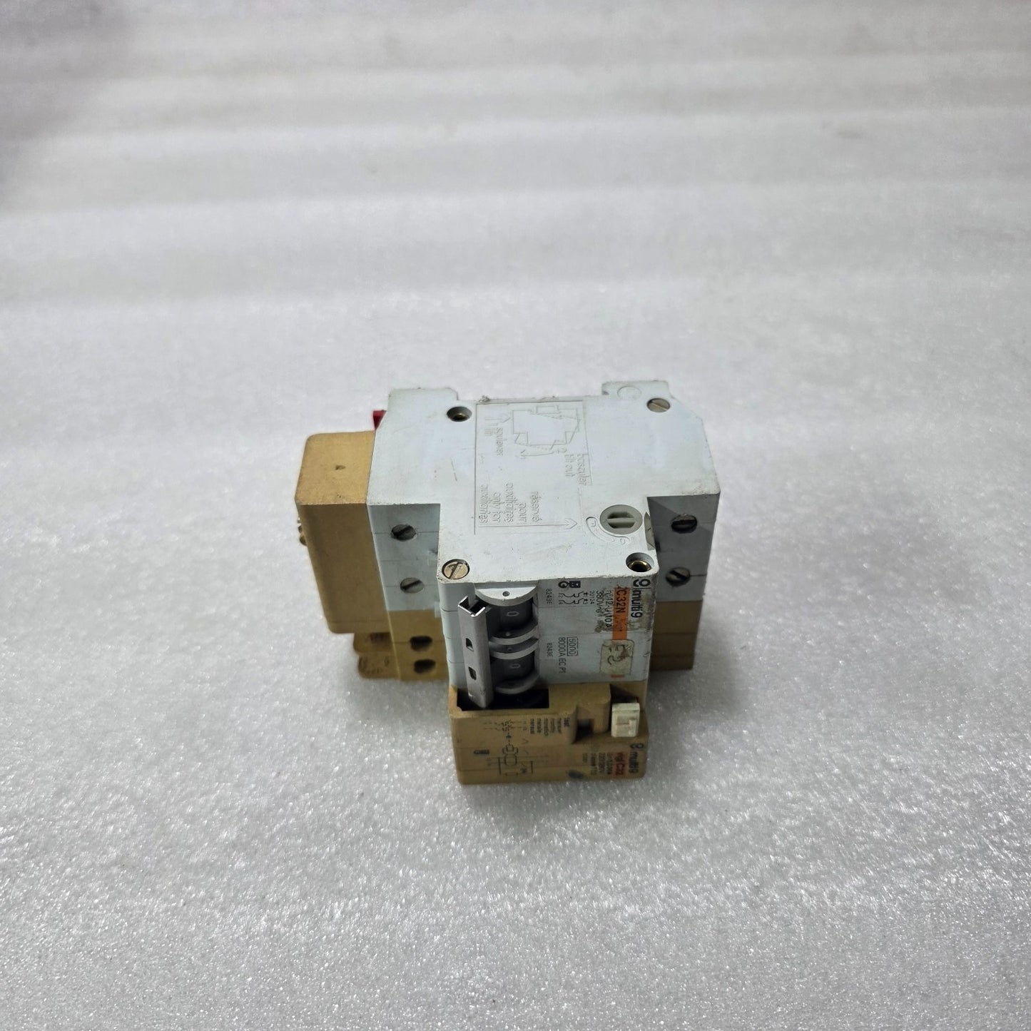 MERLIN GERIN MULTI9 C32N VIGI C32 2 POLE RCBO 10A 30MA 220/380V CIRCUIT BREAKER
