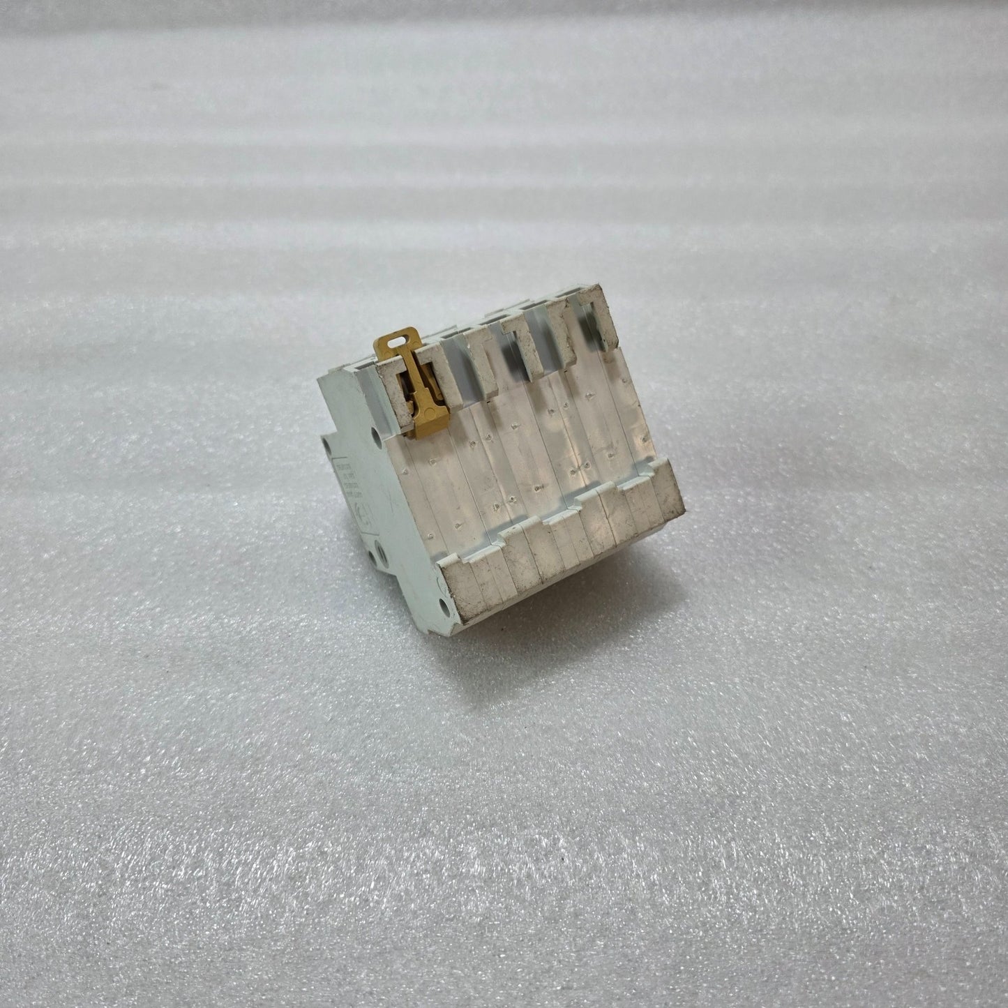 MERLIN GERIN MULTI 9 C32L-MA 3 POLE MOTOR PROTECTION CIRCUIT BREAKER 32A 415V