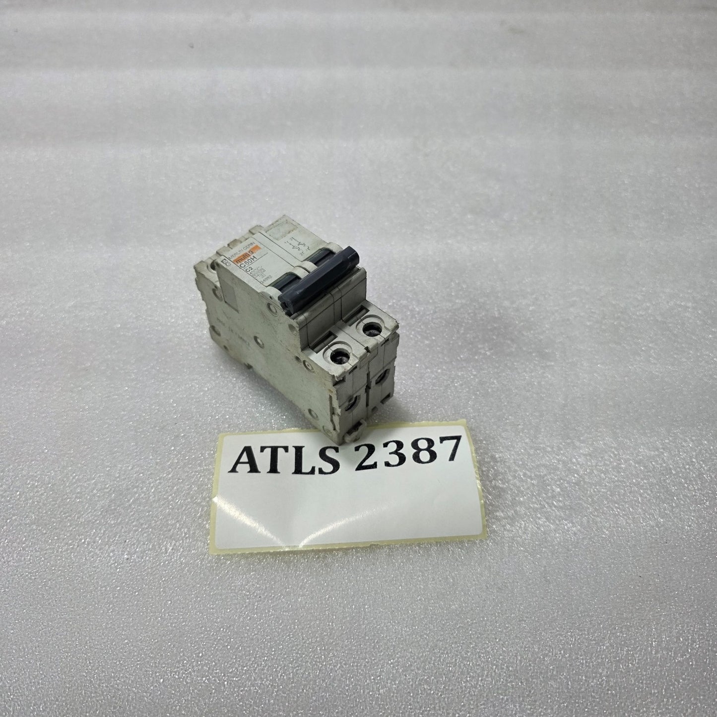 MERLIN GERIN MULTI9 C60H C2 2 POLE 2A 400V MINIATURE CIRCUIT BREAKER MCB