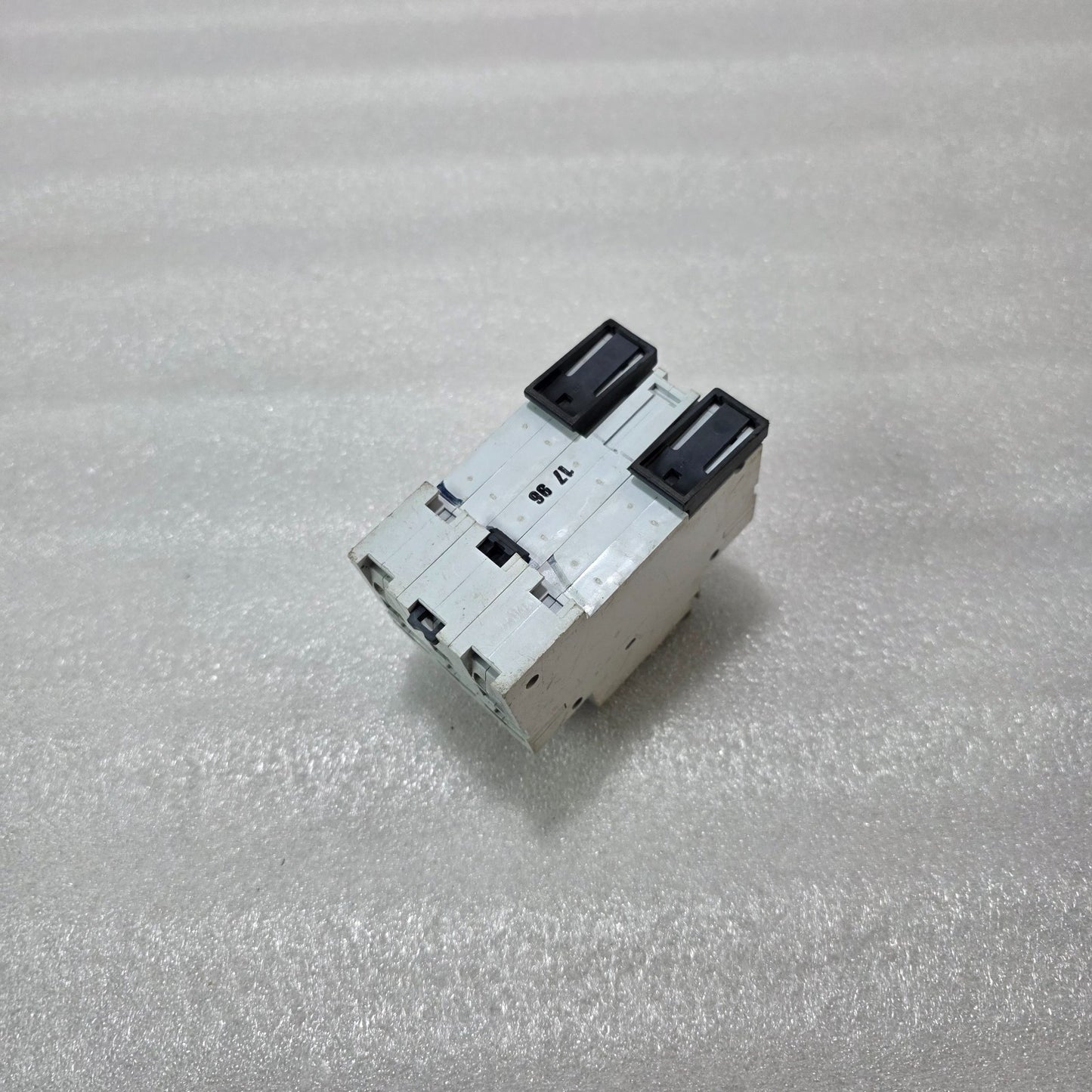 LSN C16 3 POLE MINIATURE CIRCUIT BREAKER MCB 16A AC230/400V 10KA