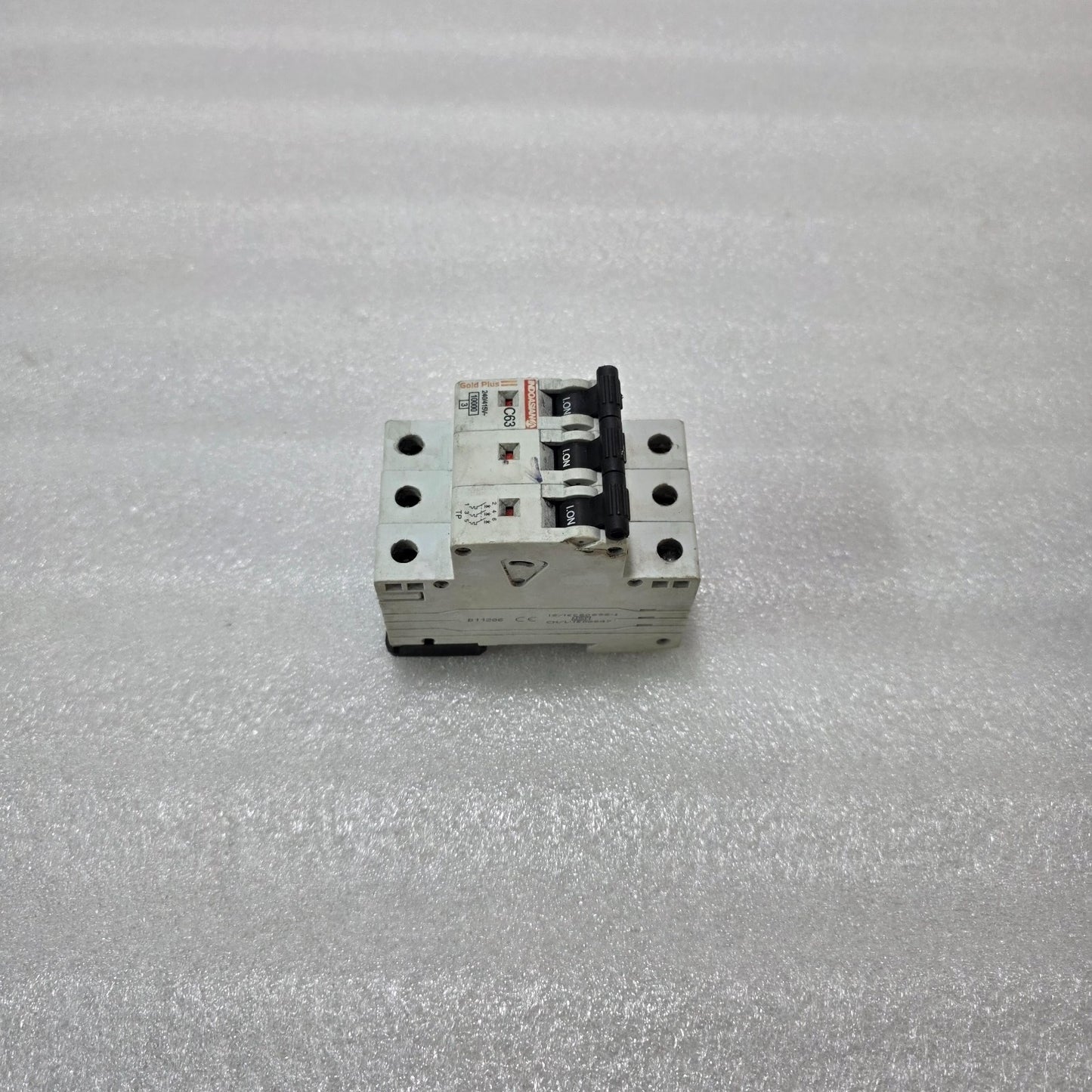 INDOASIAN GOLD PLUS C63 3 POLE MINIATURE CIRCUIT BREAKER MCB 240/415V 10KA