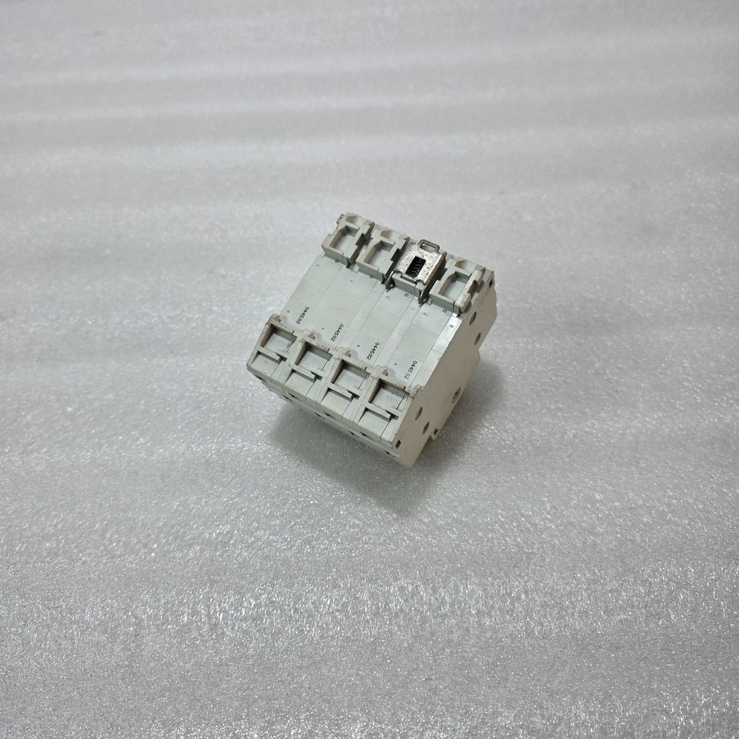 HAGER SF419G 40A 4 POLE SWITCH DISCONNECTOR ISOLATOR 400V
