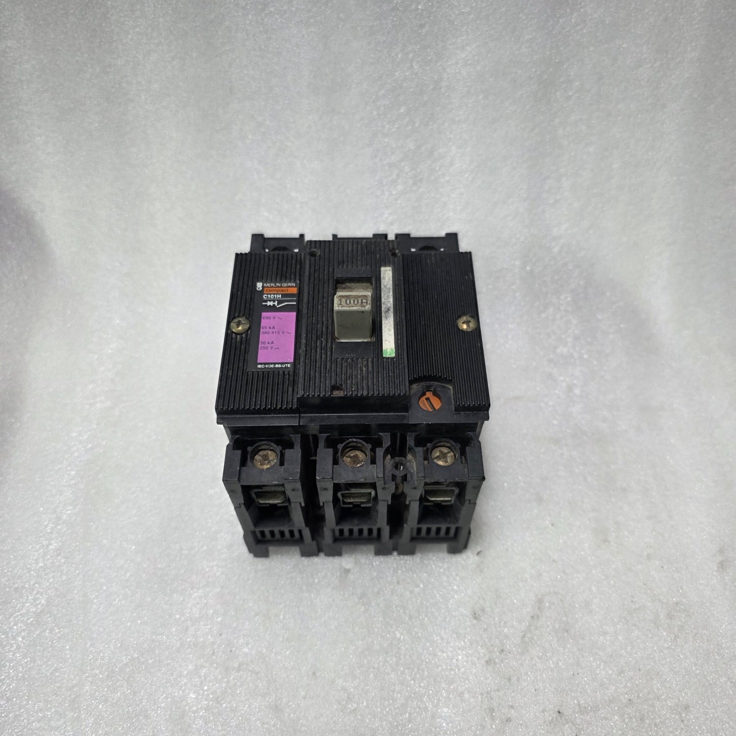 MERLIN GERIN COMPACT C101H MCCB 100A 3 POLE | 690V | 65KA BREAKING CAPACITY