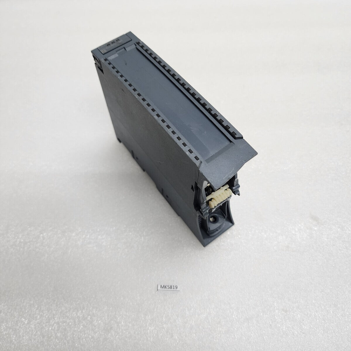SIEMENS SIMATIC S7-1500 6ES7 531-7KF00-0AB0 8CH ANALOG INPUT  U/I/RTD/TC ST 24VD