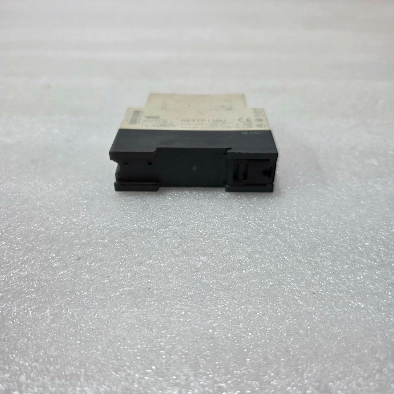 RE7TP13BU MULTI-RANGE TIME DELAY RELAY (0.05S–300H, 110–240VAC/24-42-48VAC-DC