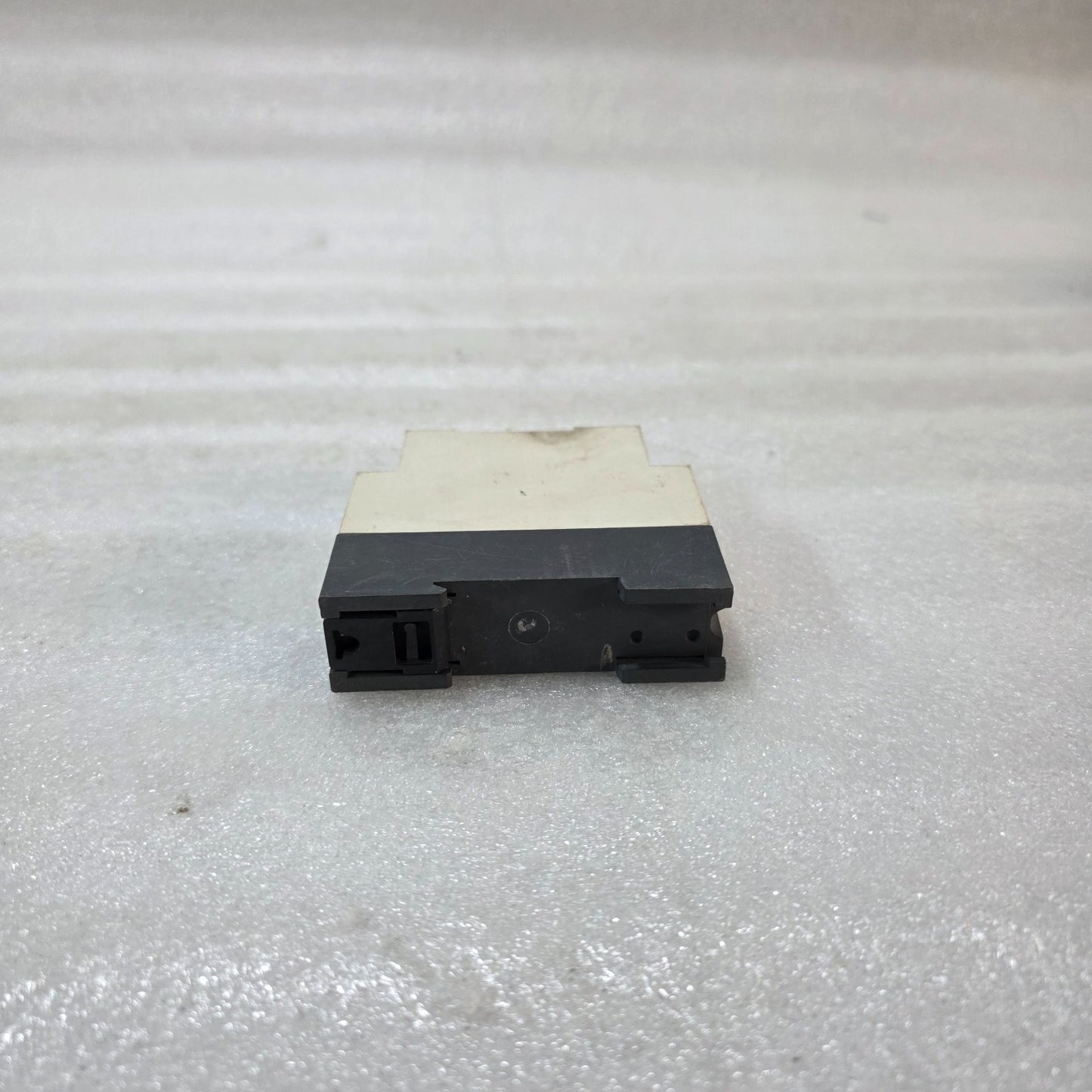 RE7TP13BU MULTI-RANGE TIME DELAY RELAY (0.05S–300H, 110–240VAC/24-42-48VAC-DC