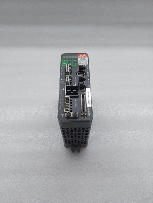LXM28AU04M3X MOTION SERVO DRIVE LEXIUM 28