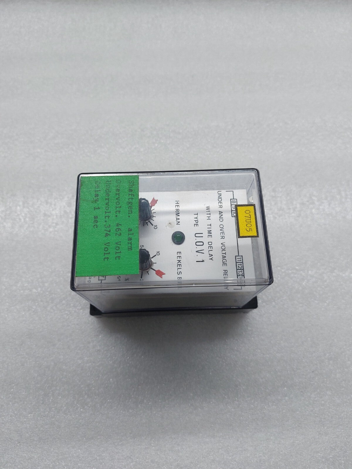 HERMAN EEKELS BV UOV-1 UNDER AND OVER VOLTAGE RELAY WITH TIME DELAY
